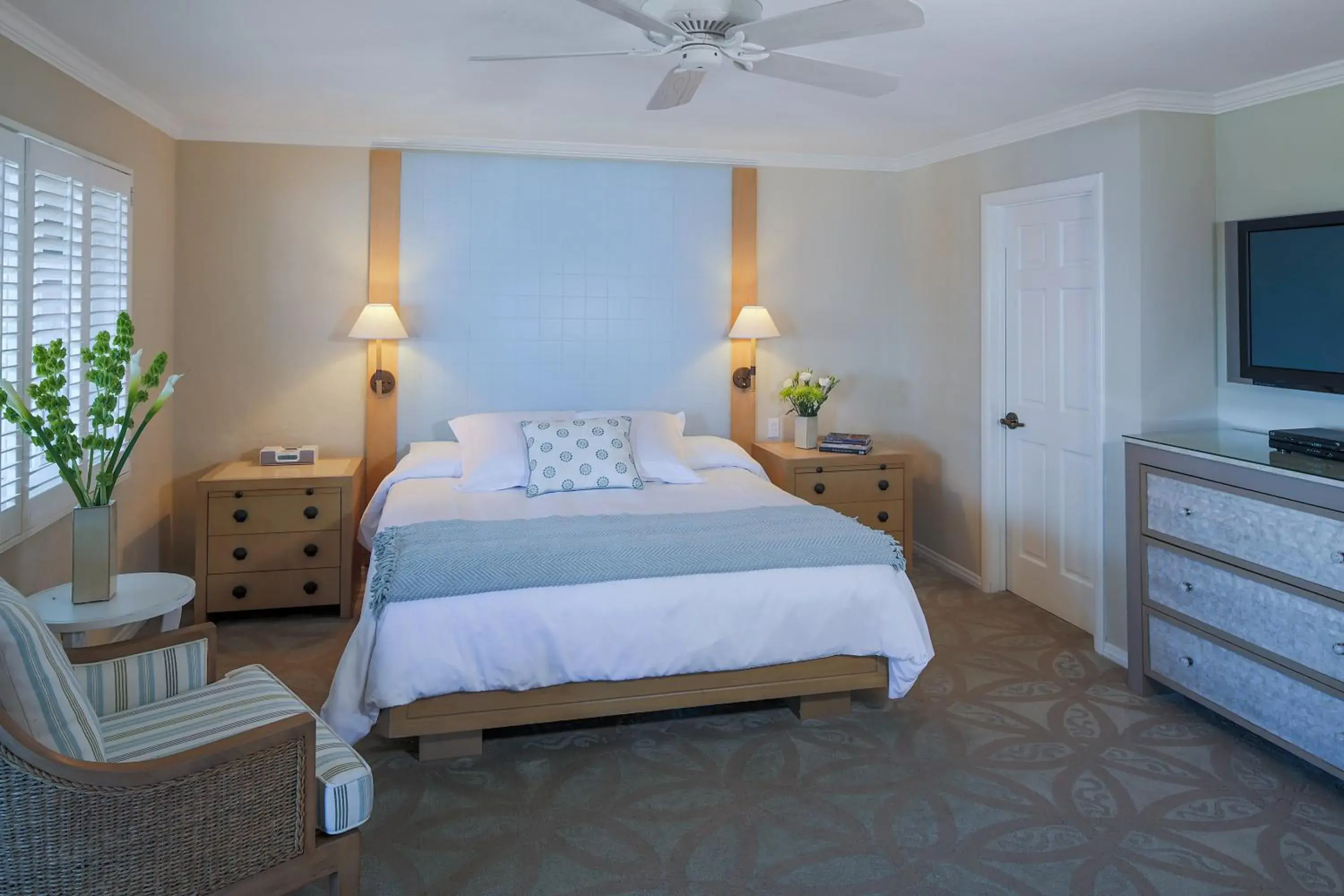 Bedroom, Bed in Scripps Inn Bedroom, Bed in Scripps Inn