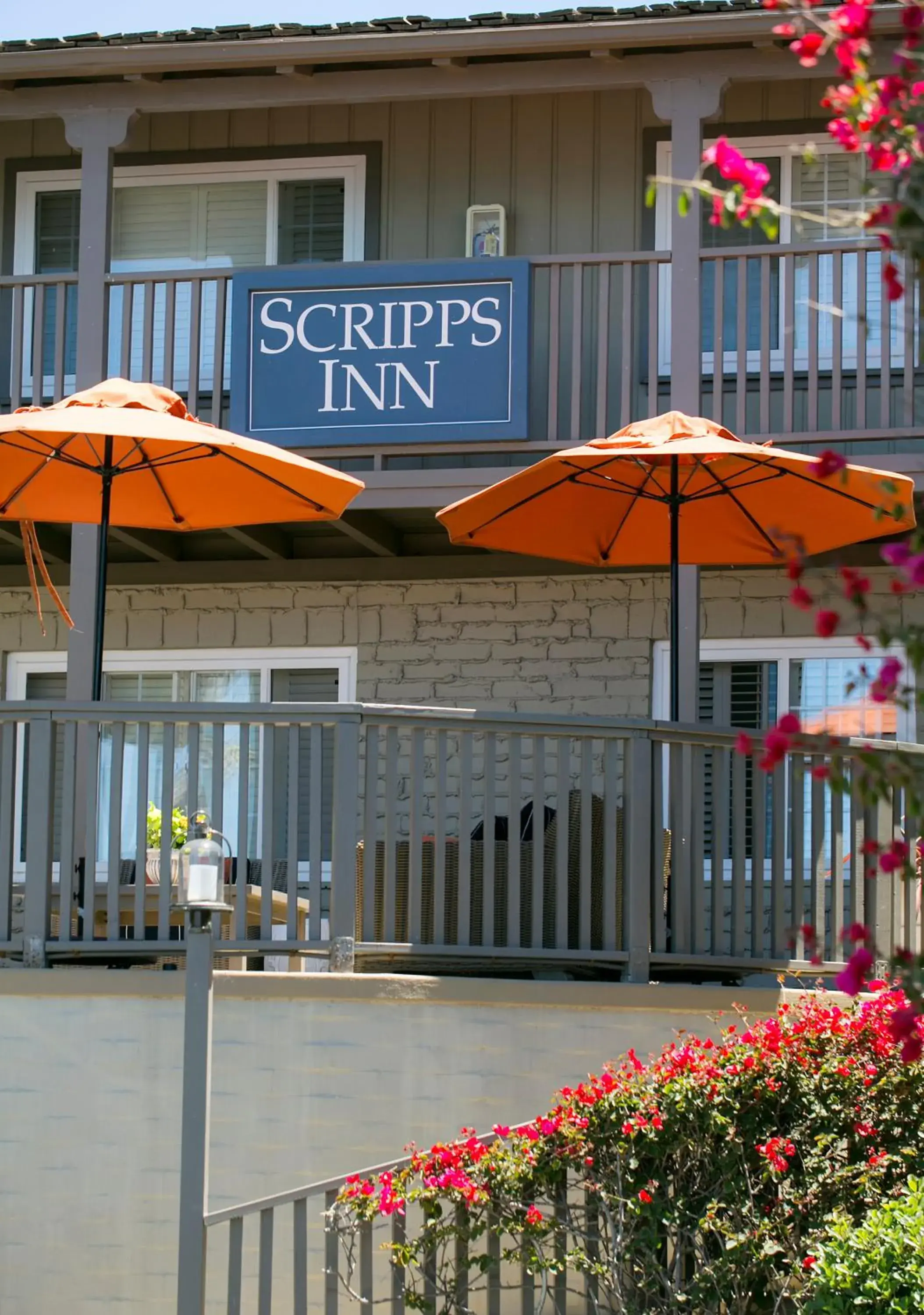 Property building in Scripps Inn Property building in Scripps Inn