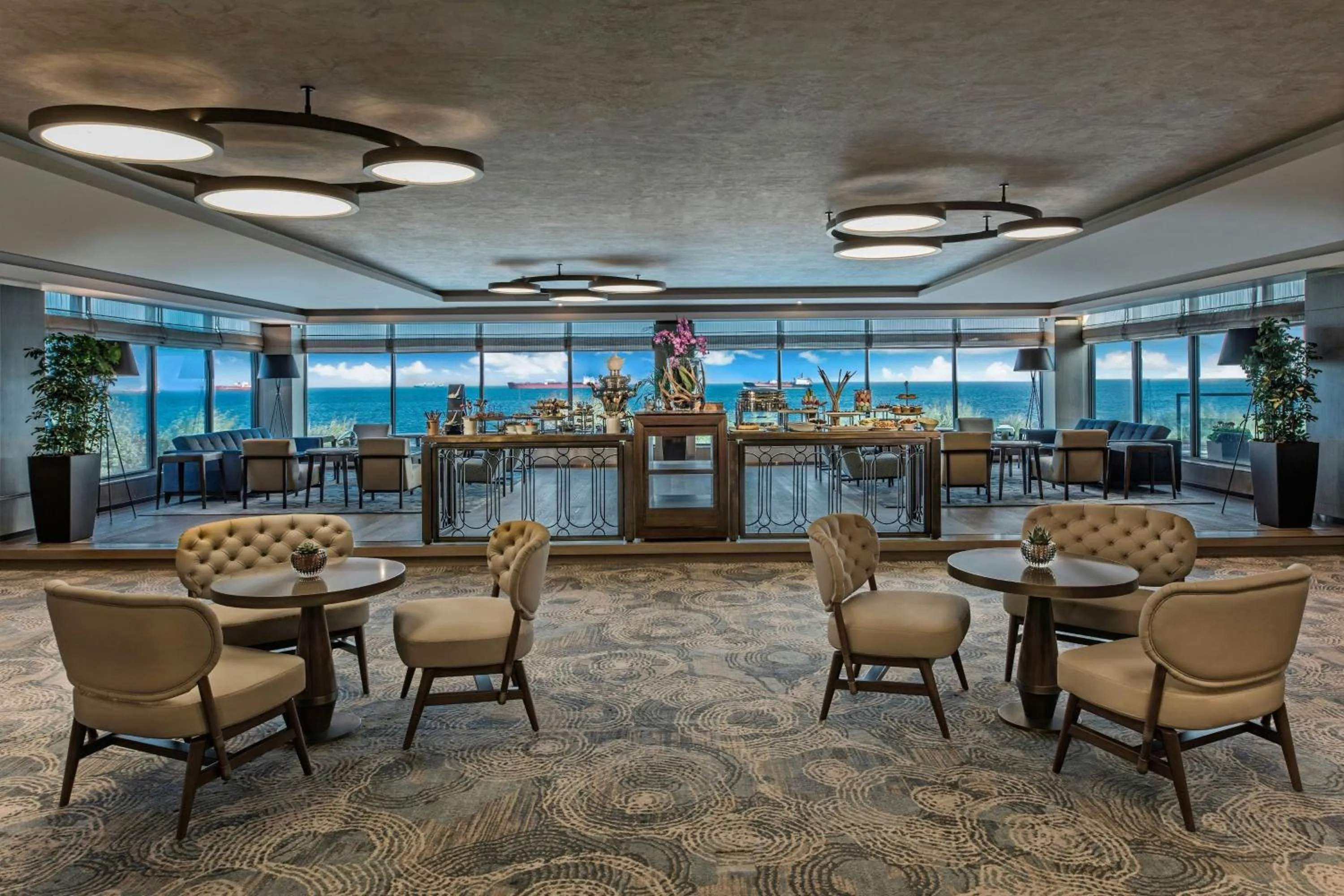 Restaurant/places to eat in Renaissance Polat Istanbul Hotel