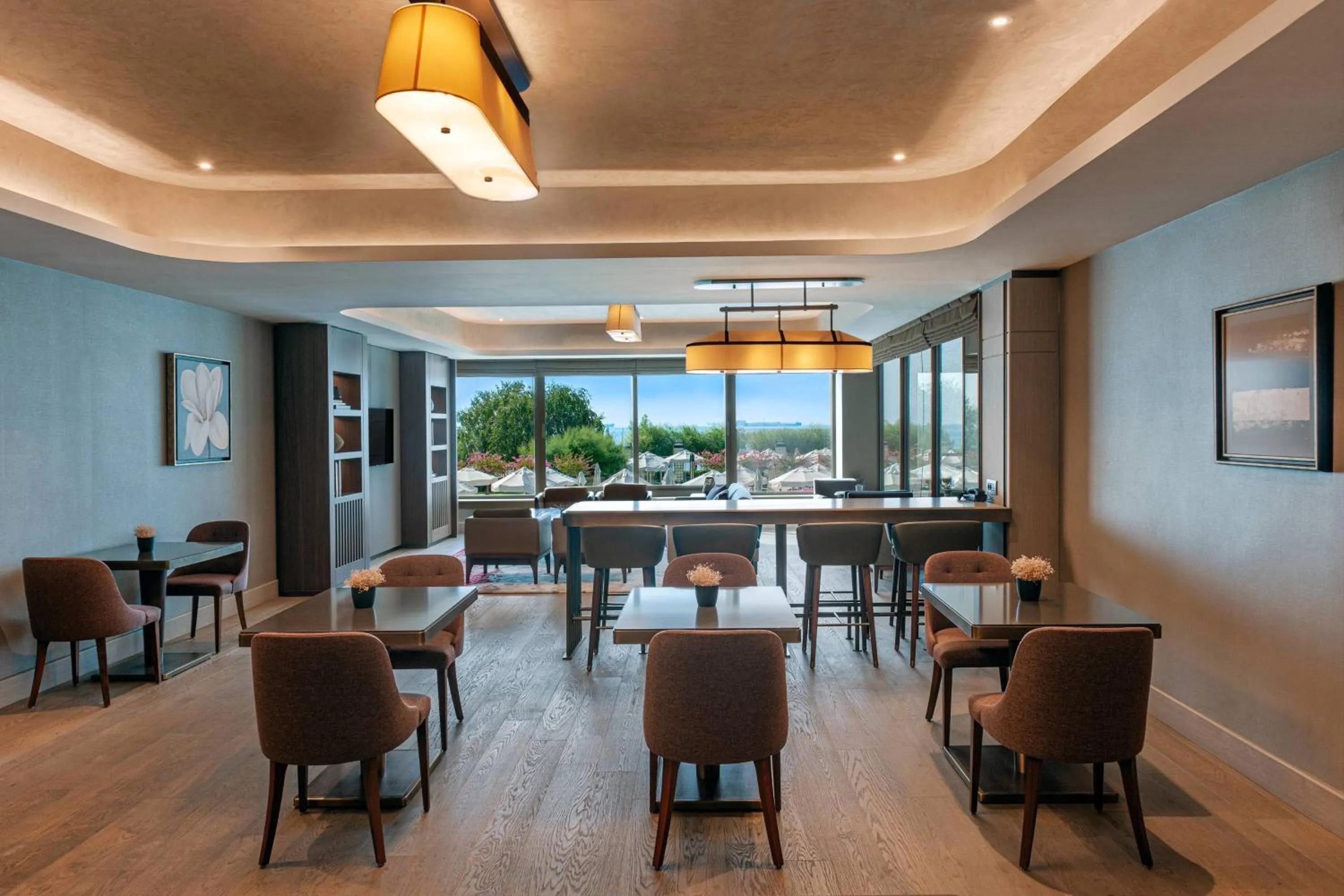 Lounge or bar in Renaissance Polat Istanbul Hotel
