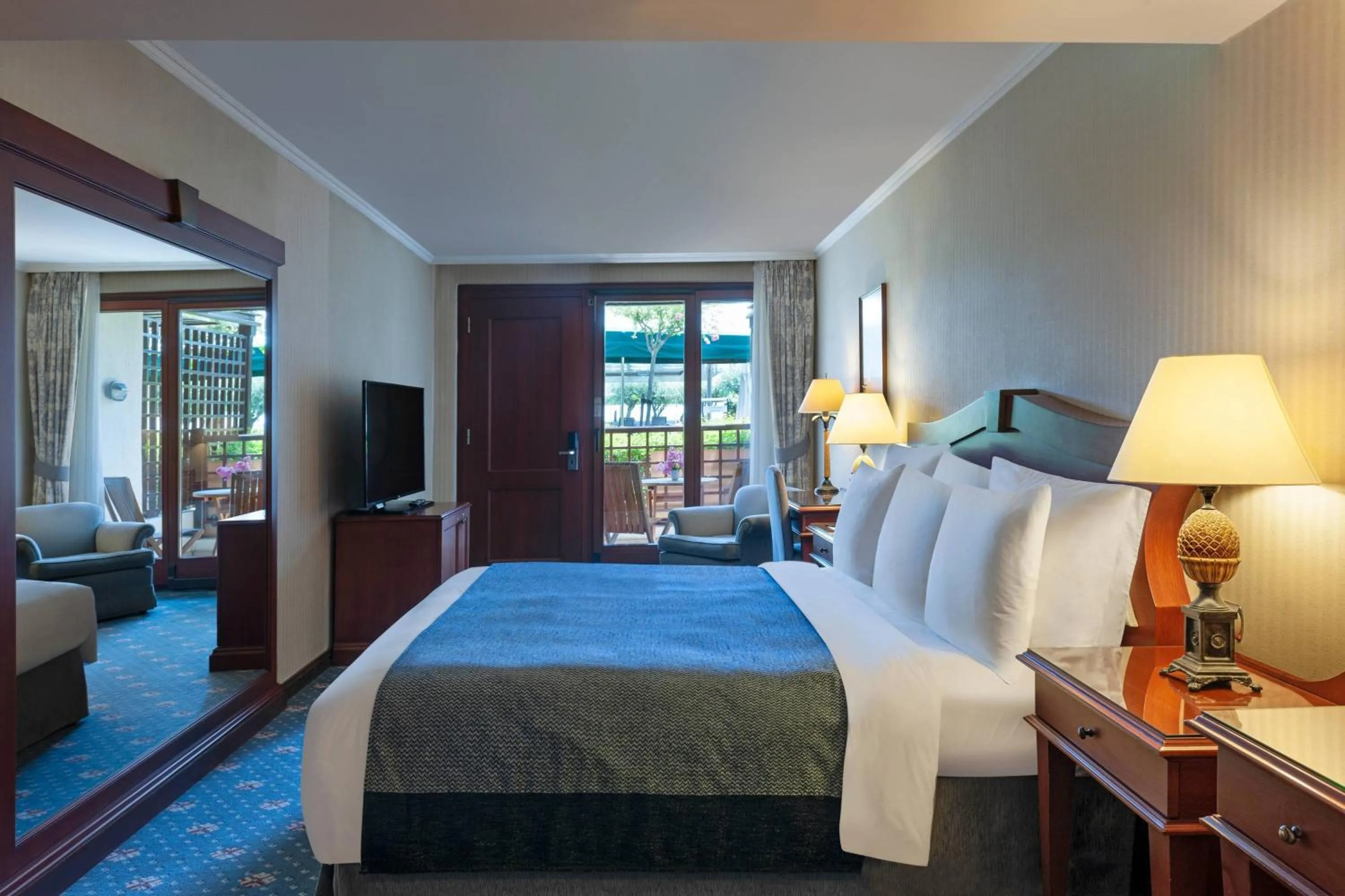 Photo of the whole room, Bed in Renaissance Polat Istanbul Hotel