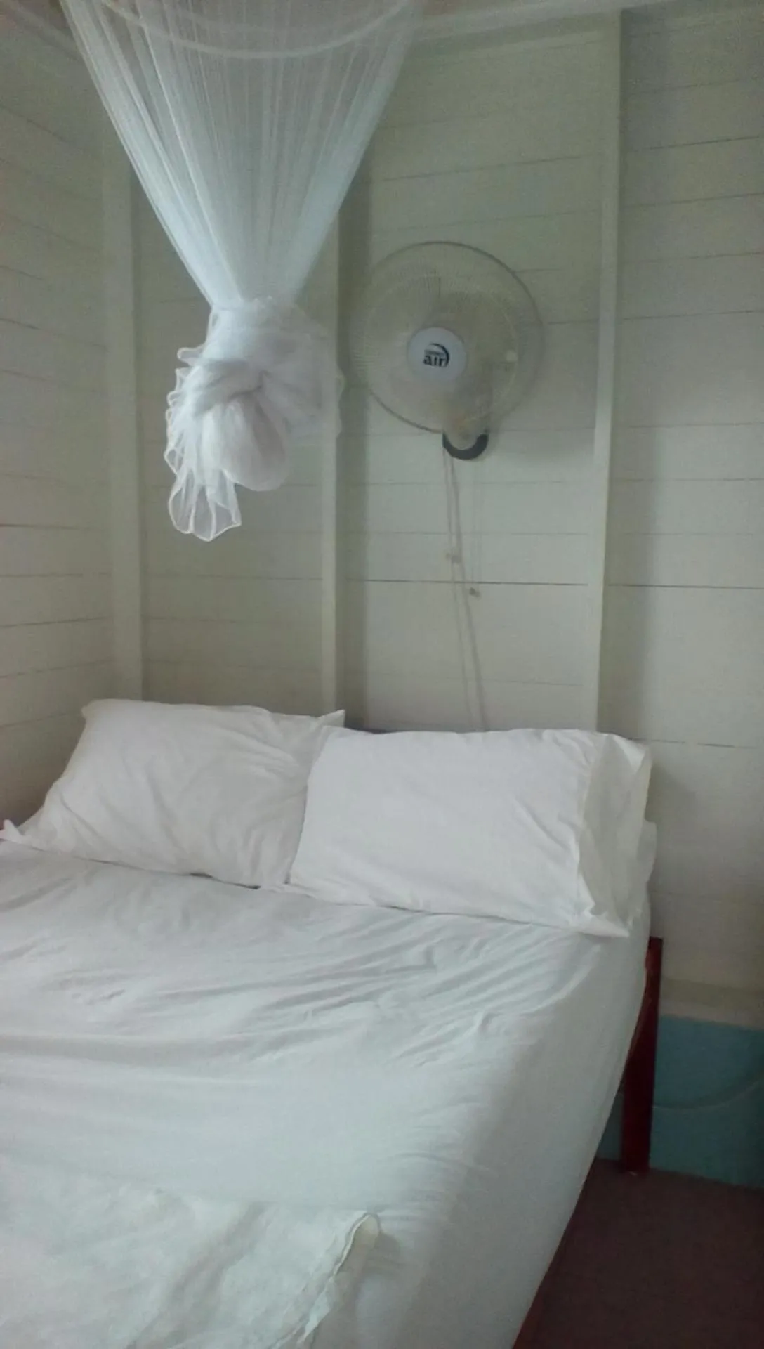Bedroom, Bed in Cosy Hut