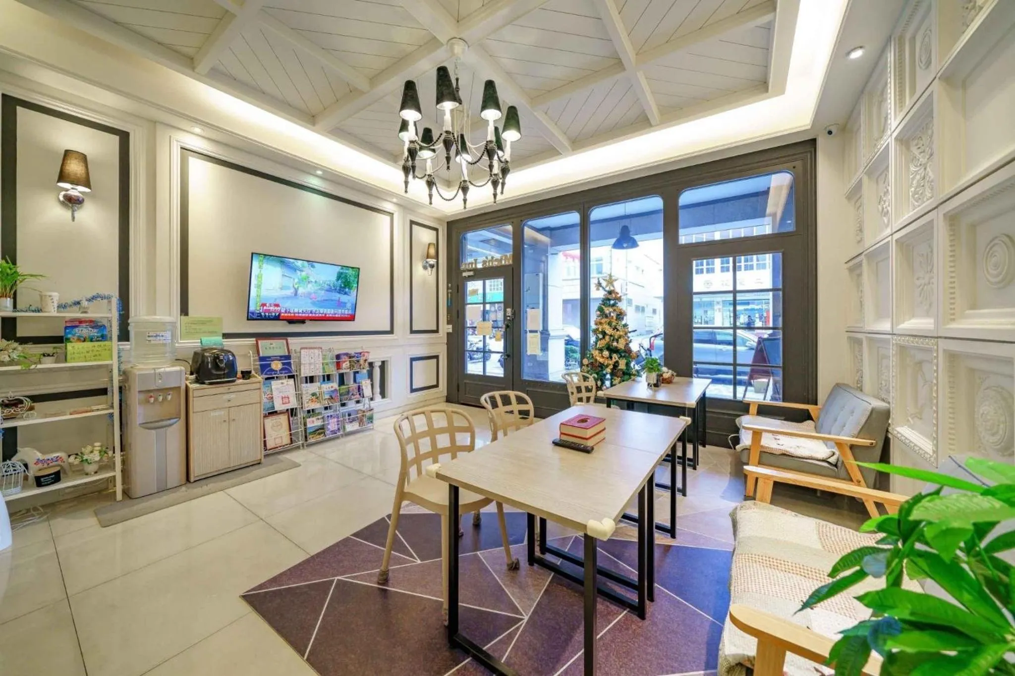 Living room in 咩咩不是羊民宿Mieh's Inn 花蓮市區 電梯 寵物友善民宿