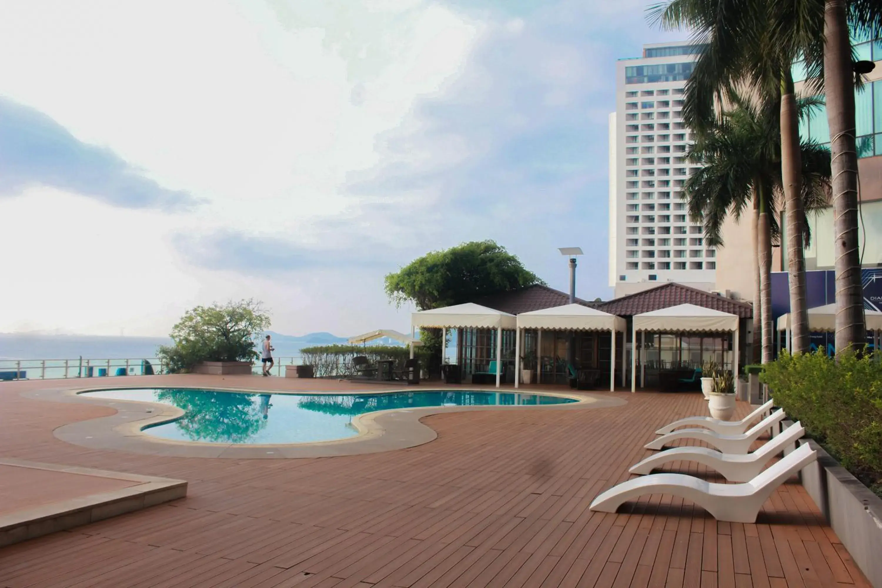 Swimming pool in Diamond Bay Hotel Swimming pool in Diamond Bay Hotel