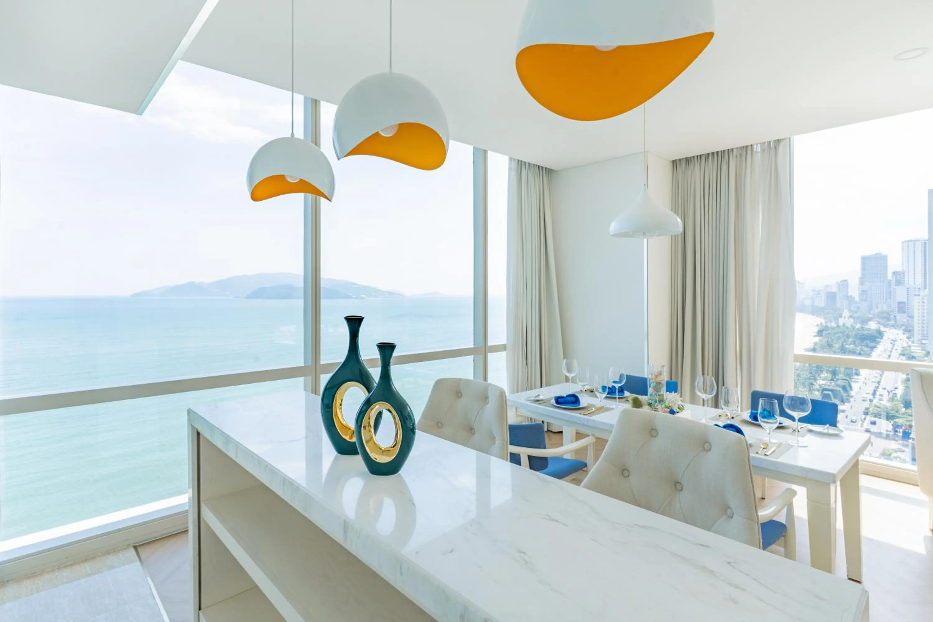 Living room in Diamond Bay Hotel