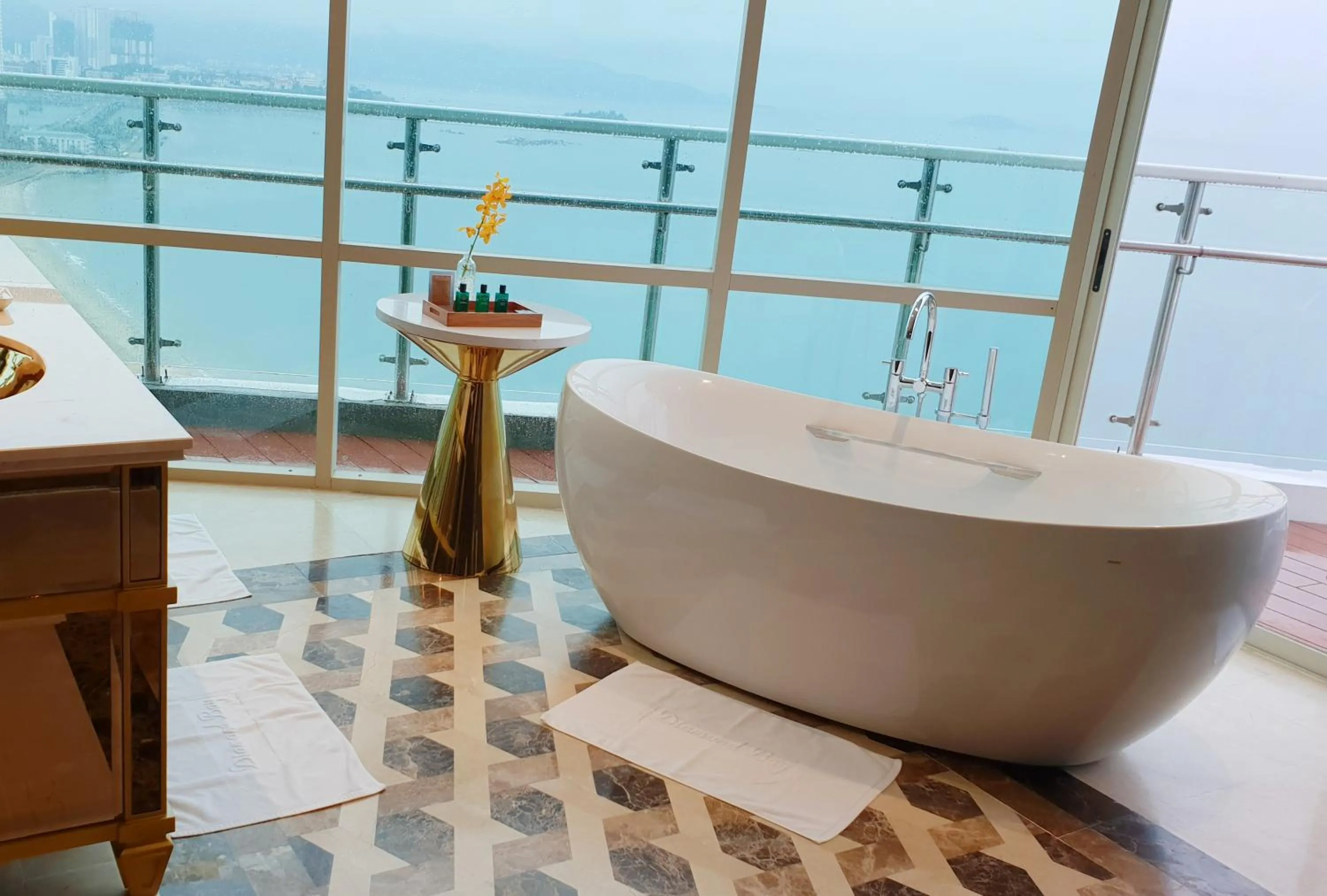 Bathroom in Diamond Bay Hotel