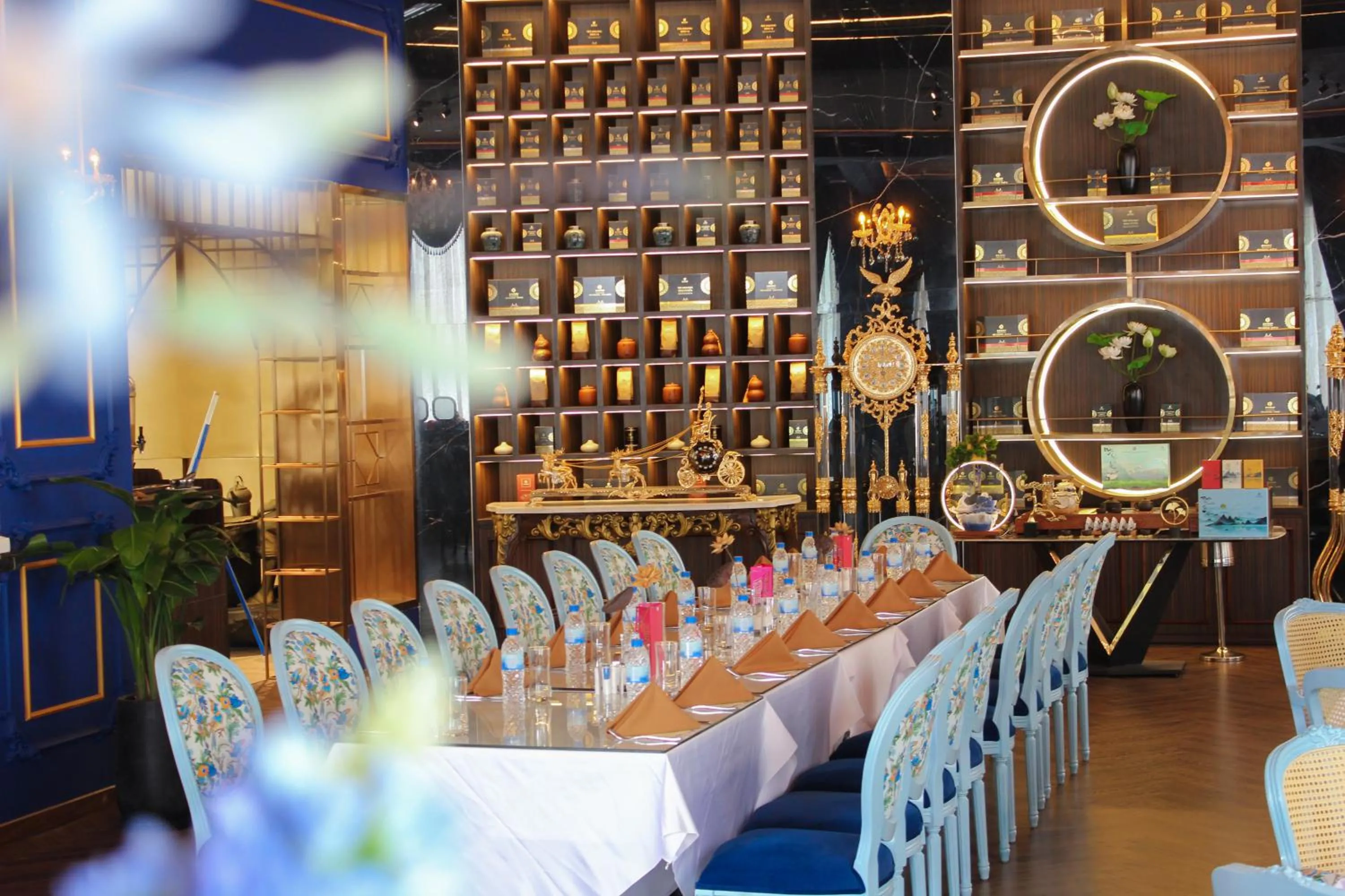 Lounge or bar in Diamond Bay Hotel