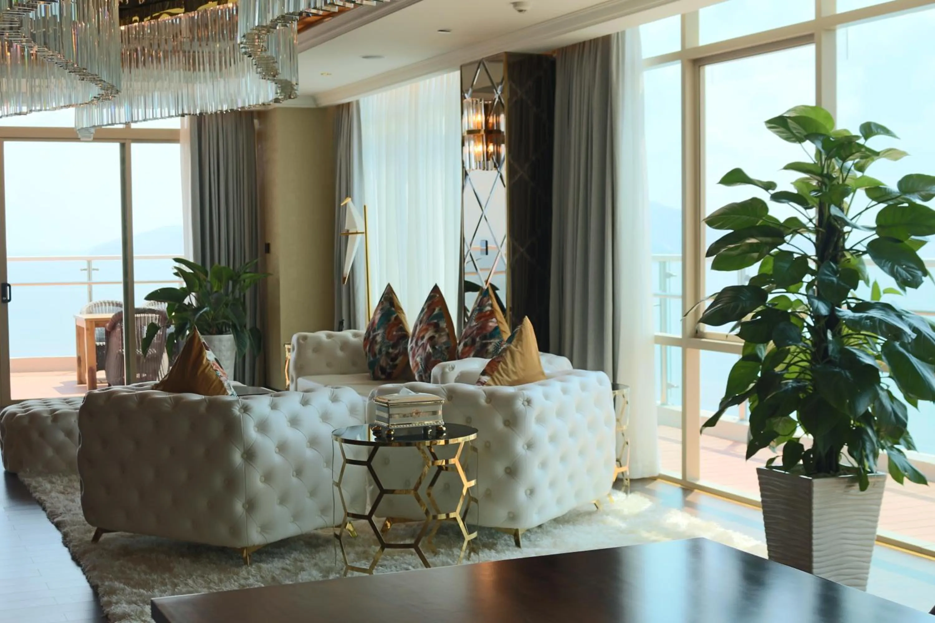 Living room in Diamond Bay Hotel