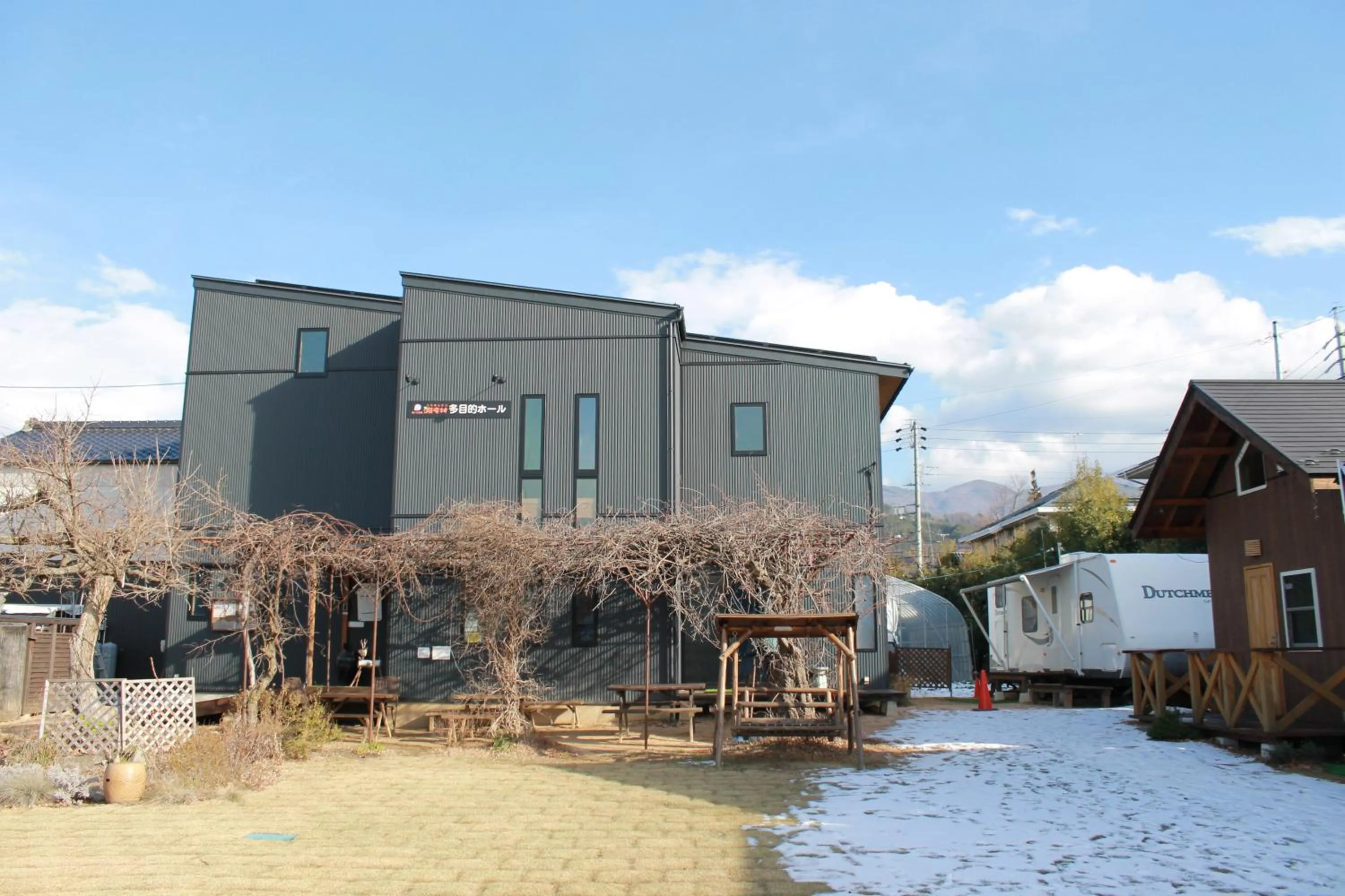 Property building in Tomareru Himitsukichi L-Base