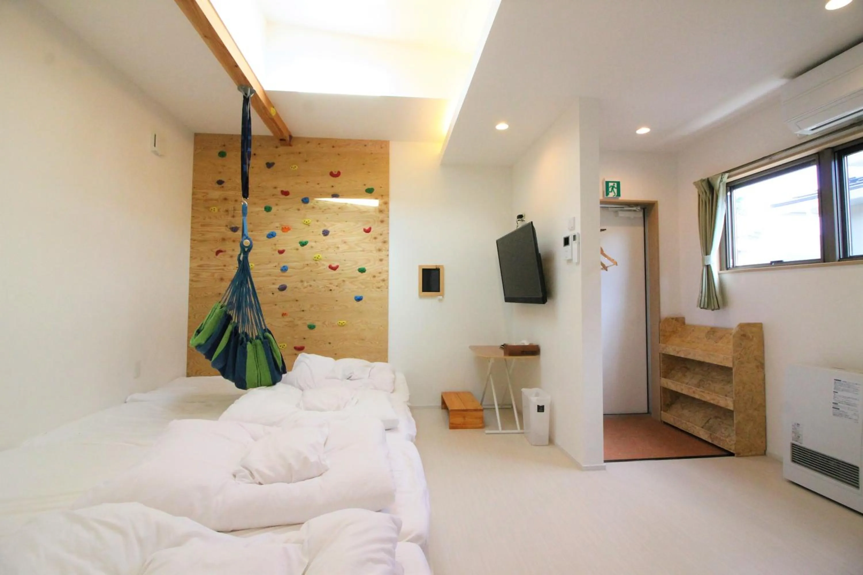 Photo of the whole room, Bed in Tomareru Himitsukichi L-Base