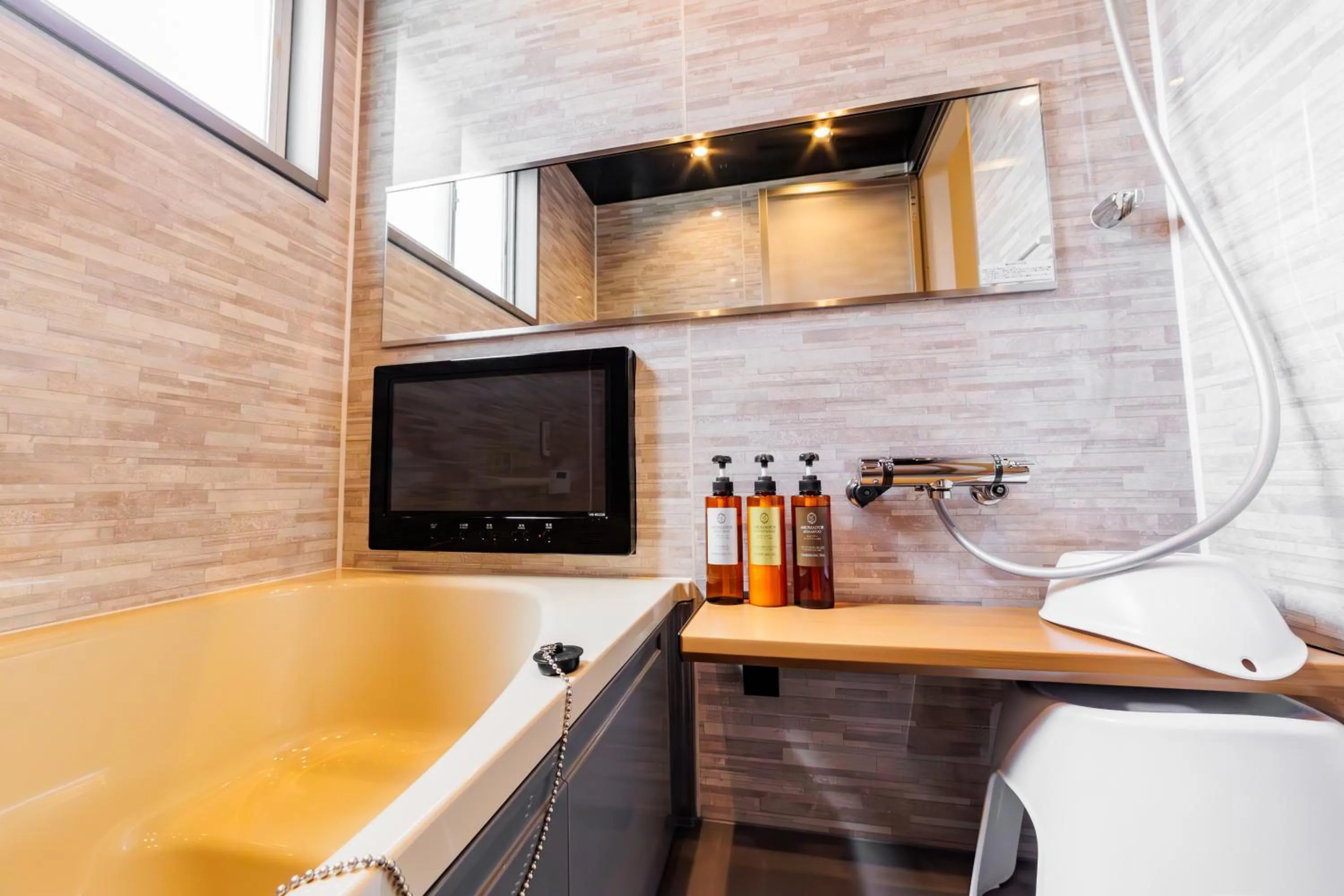 Bathroom in Tomareru Himitsukichi L-Base