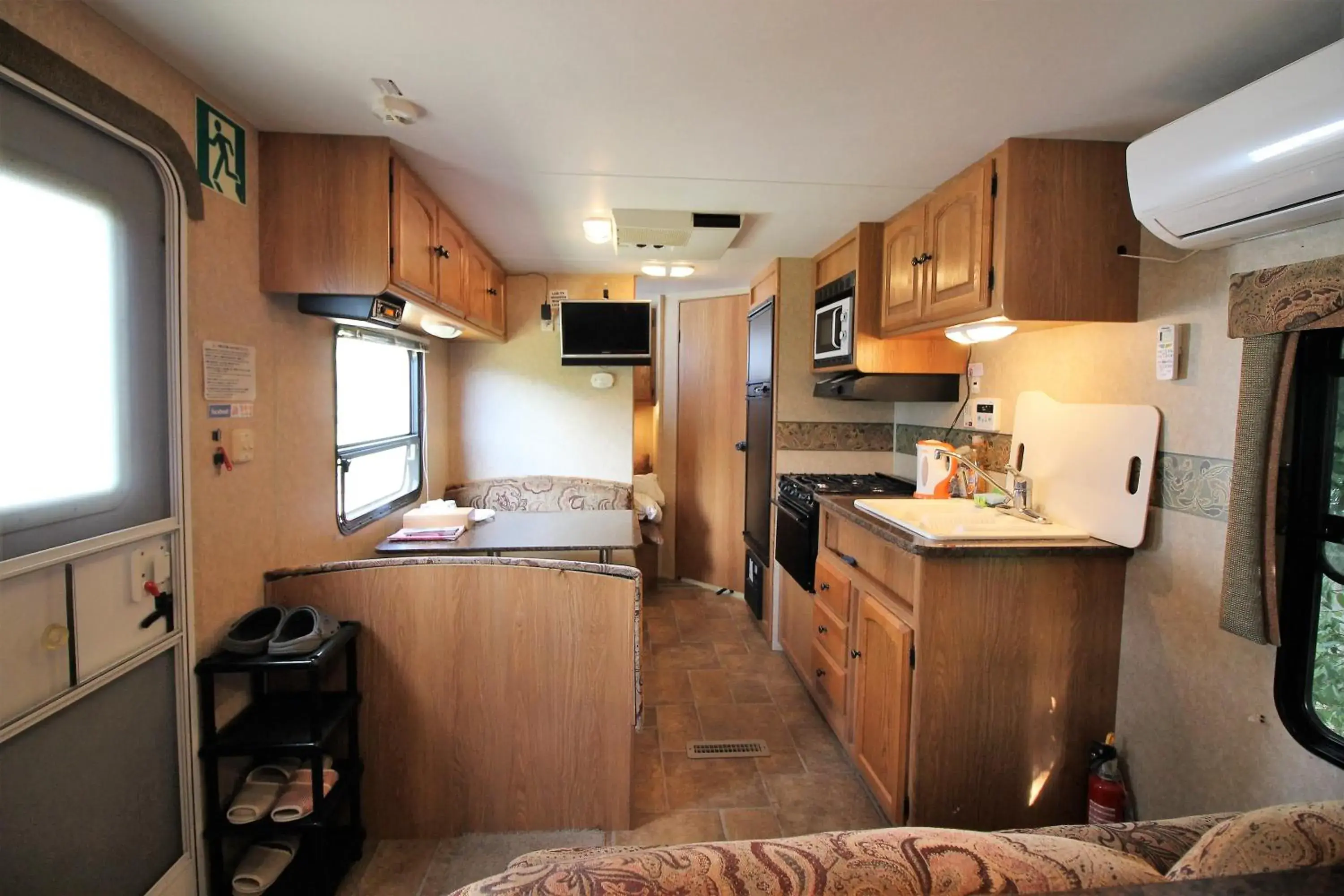 Caravan in Tomareru Himitsukichi L-Base Caravan in Tomareru Himitsukichi L-Base