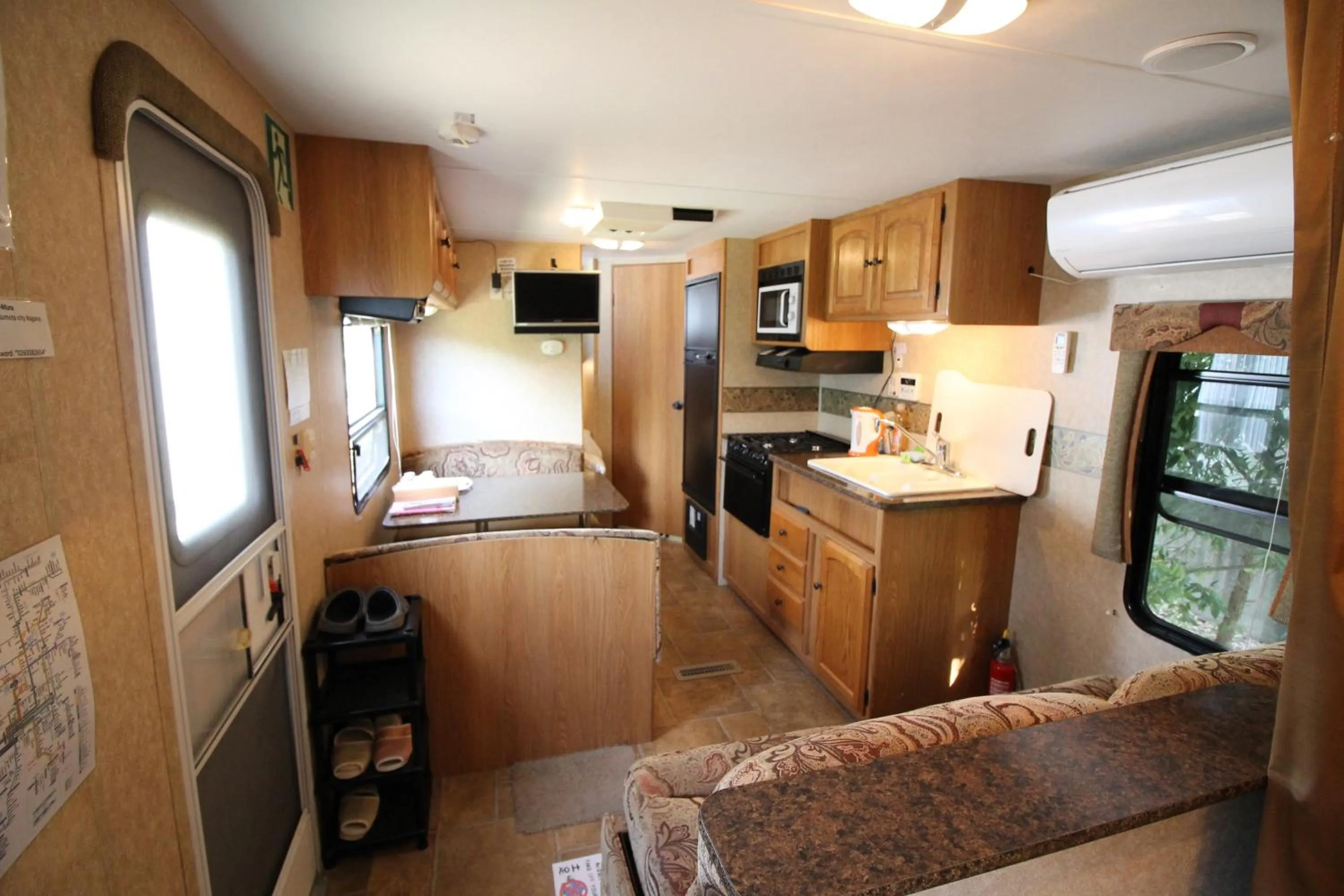 Photo of the whole room in Tomareru Himitsukichi L-Base