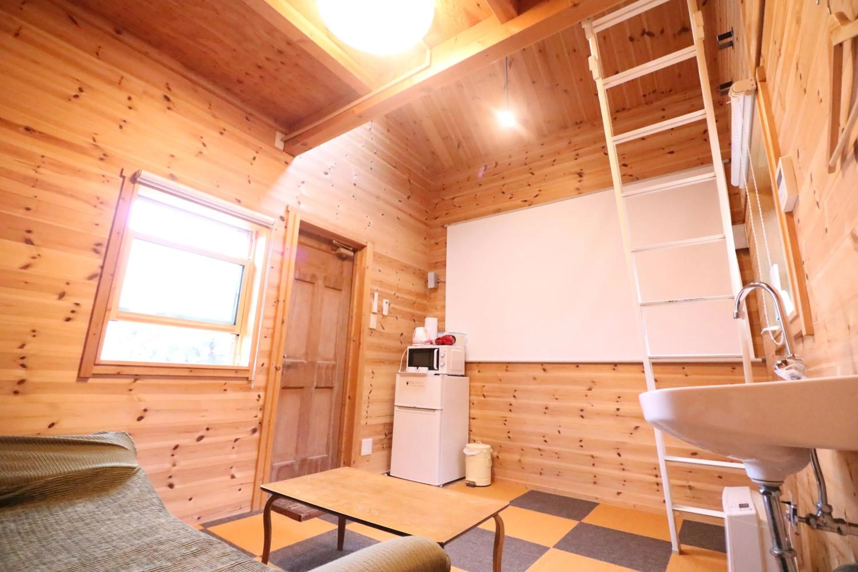 Living room in Tomareru Himitsukichi L-Base