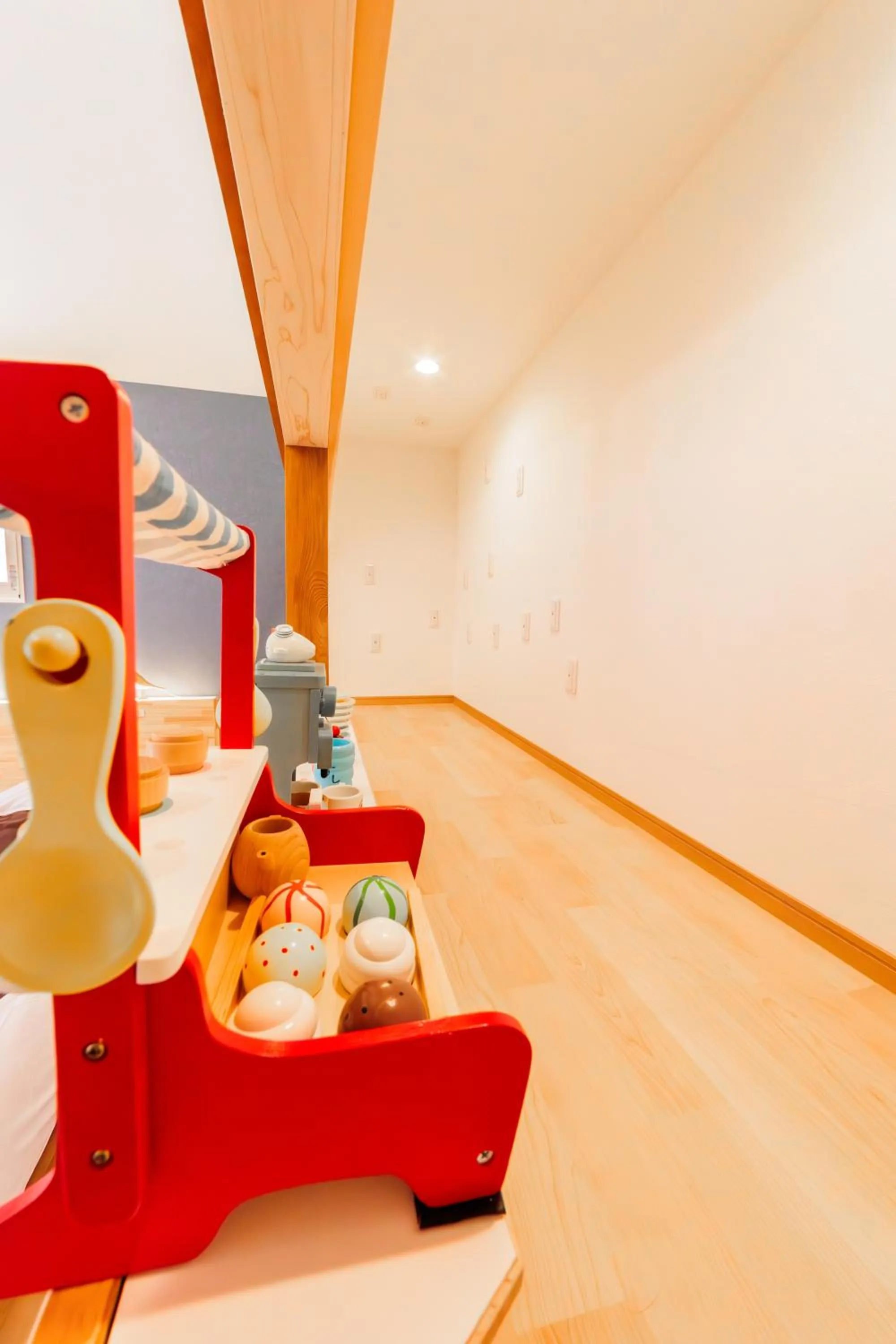 Children play ground in Tomareru Himitsukichi L-Base