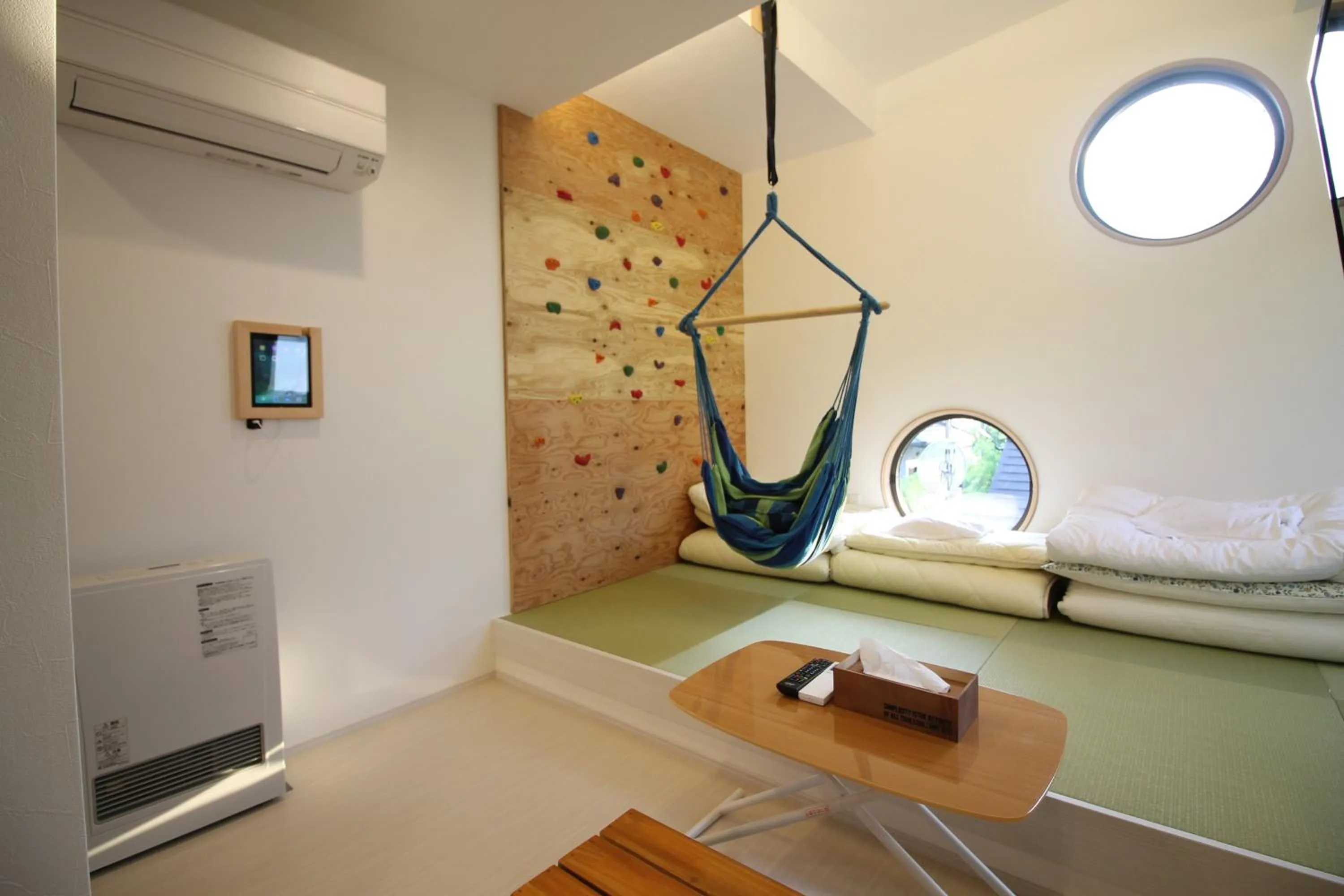 Photo of the whole room, Bed in Tomareru Himitsukichi L-Base