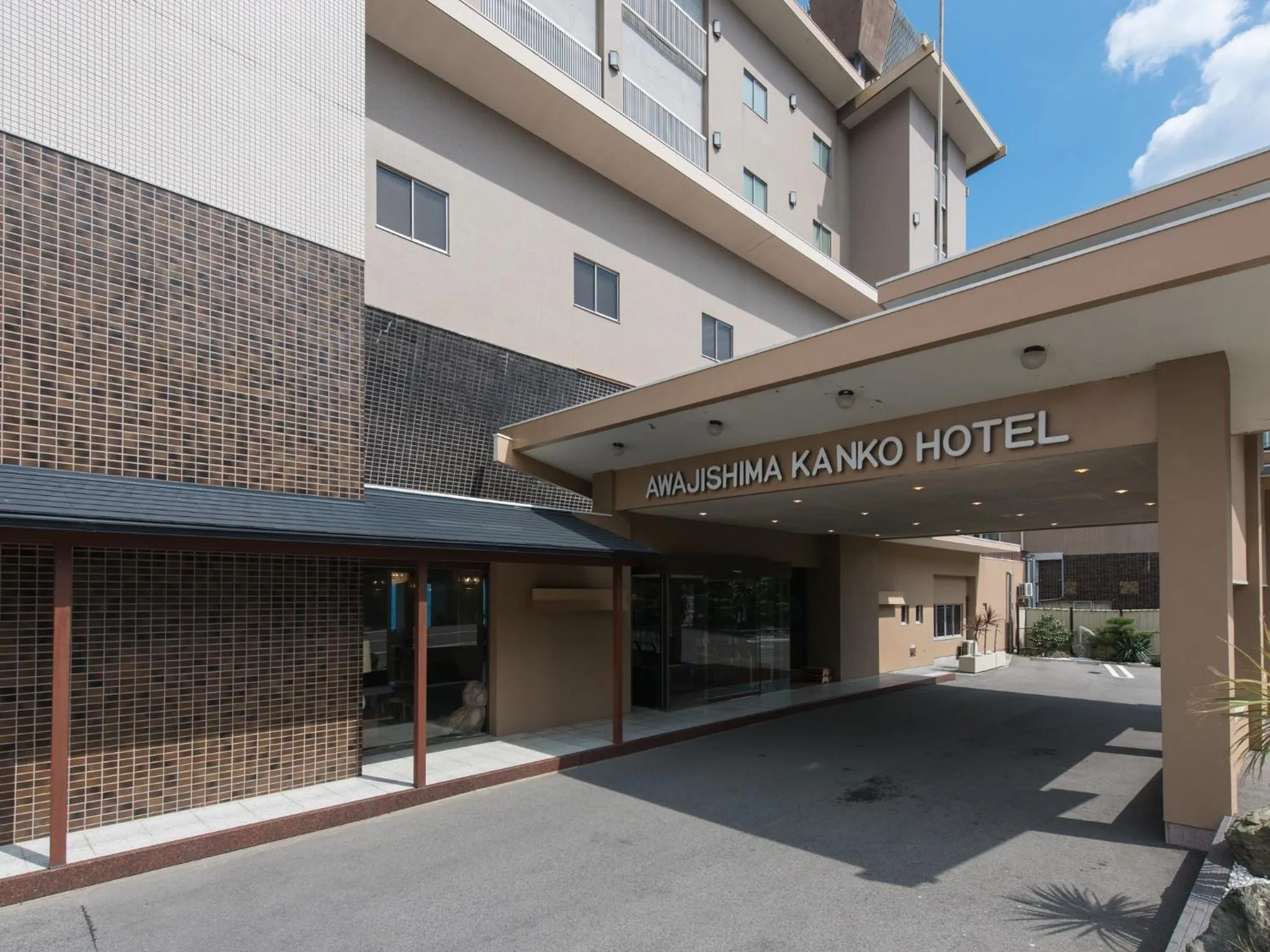 Property building in Awakan