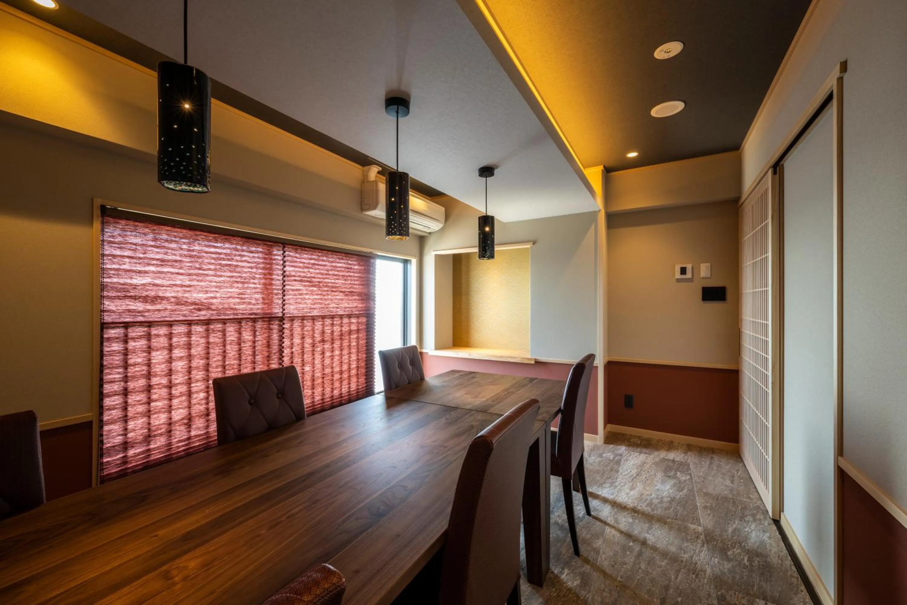 Restaurant/places to eat in Awakan