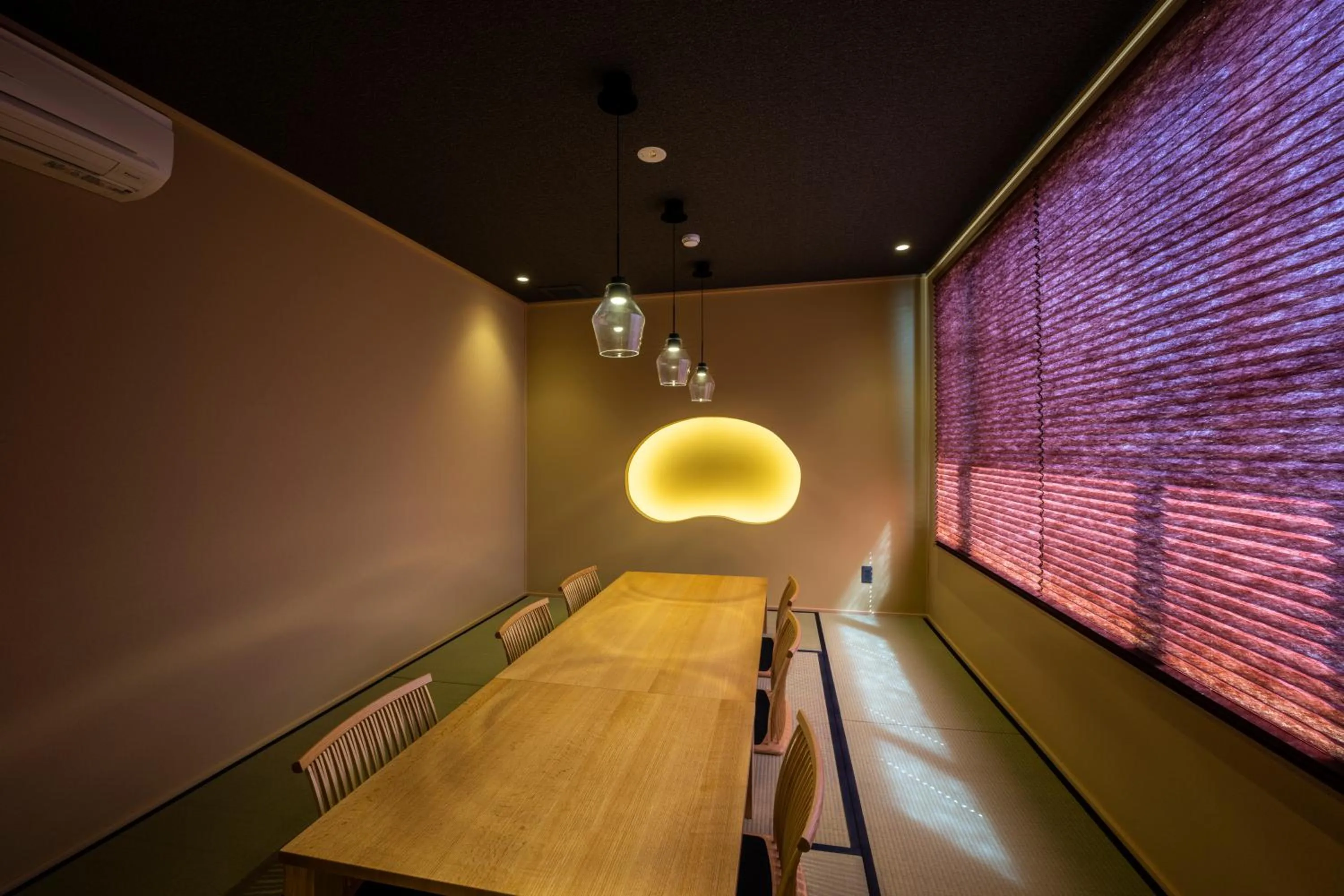 Restaurant/places to eat in Awakan