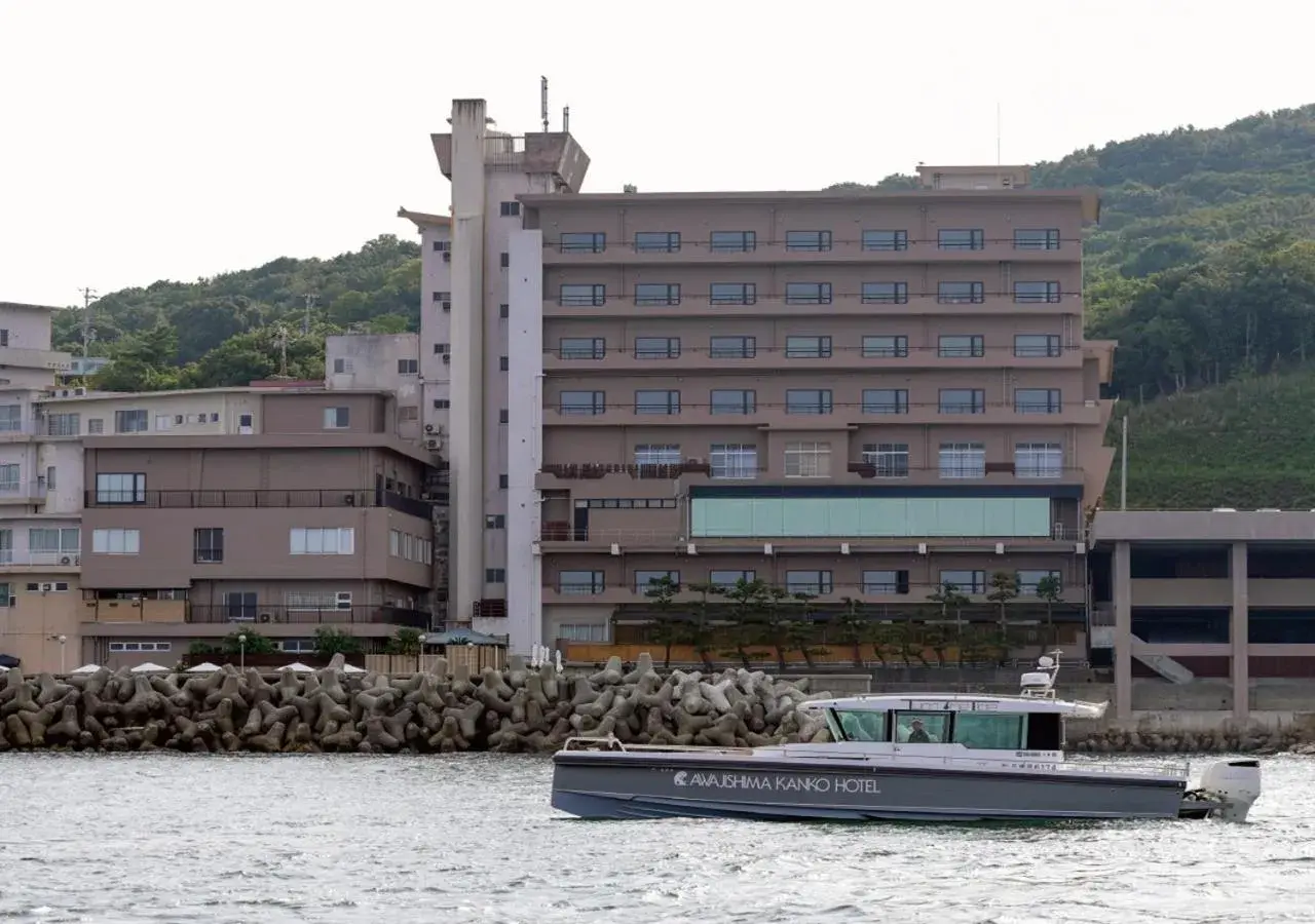 Property building in Awakan Property building in Awakan