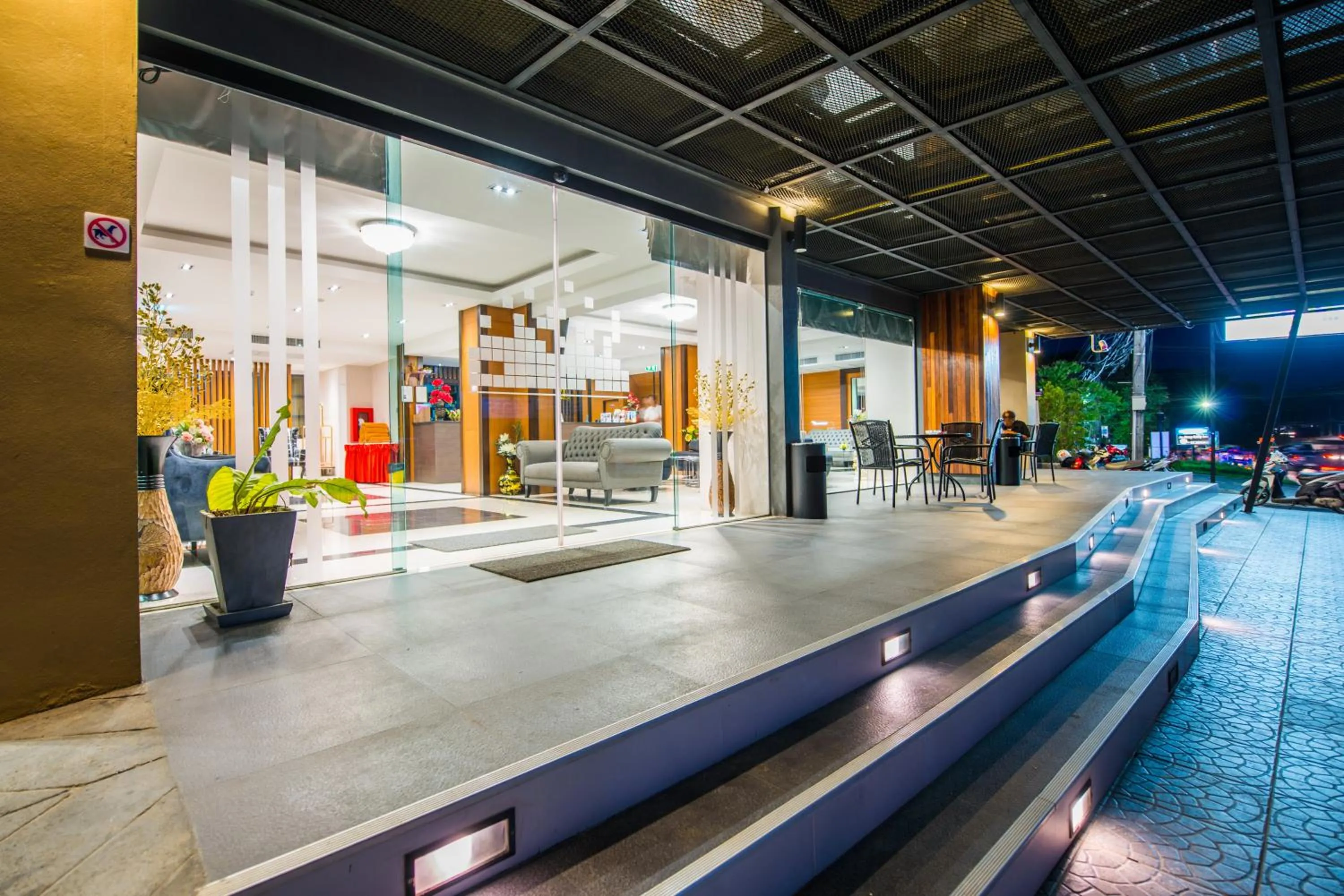 Sunset in Tetris Hotel