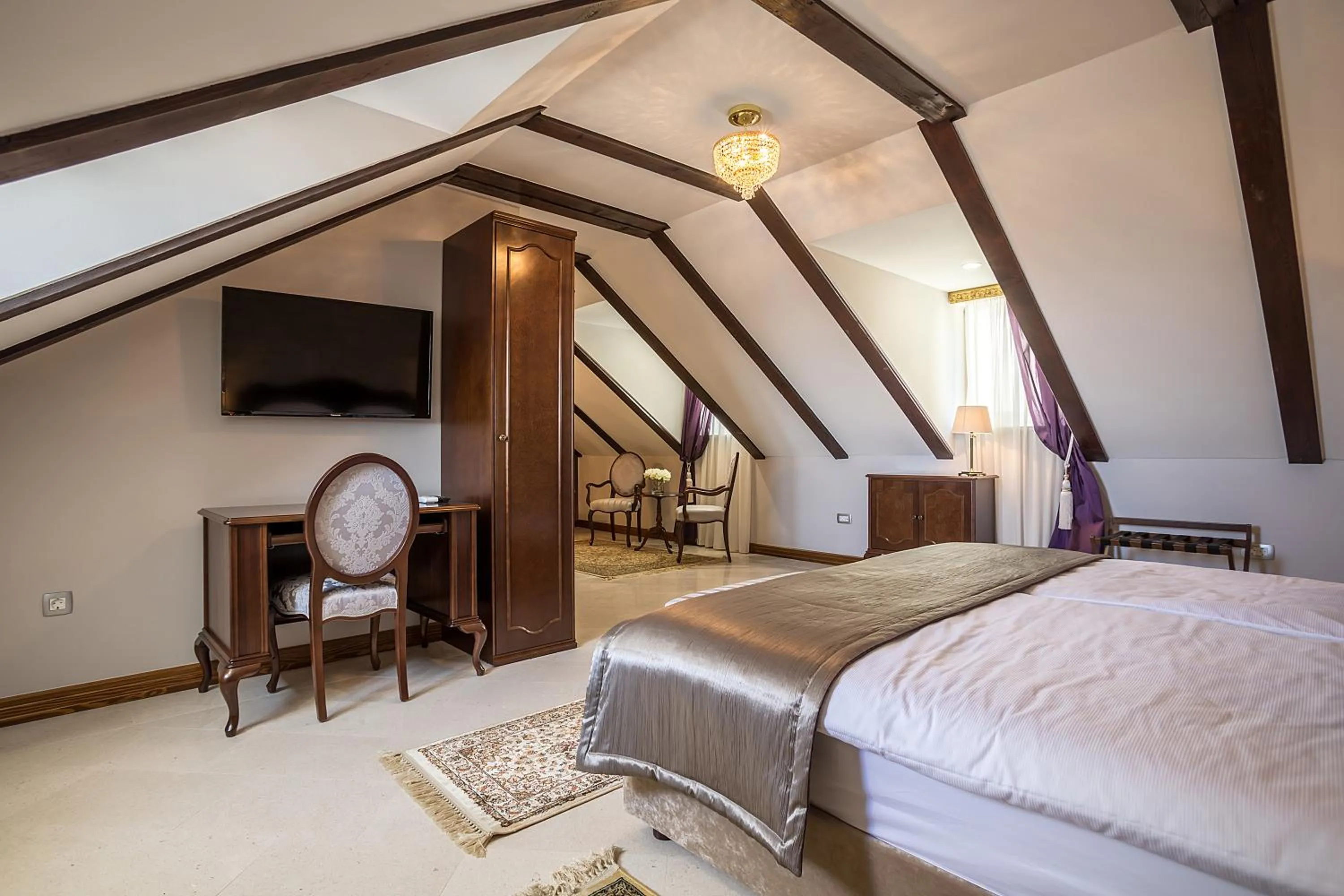 Bedroom, Bed in Splendida Palace