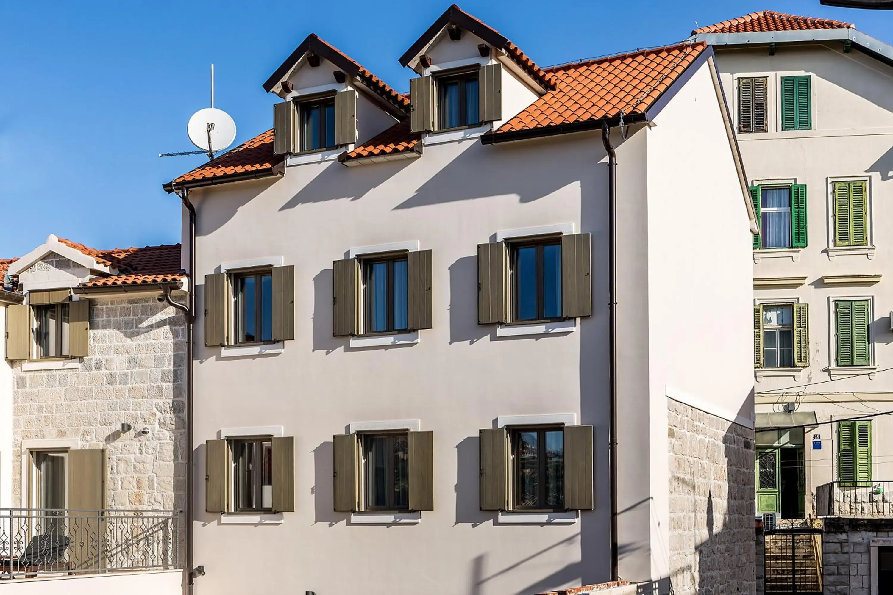 Facade/entrance in Splendida Palace Facade/entrance in Splendida Palace