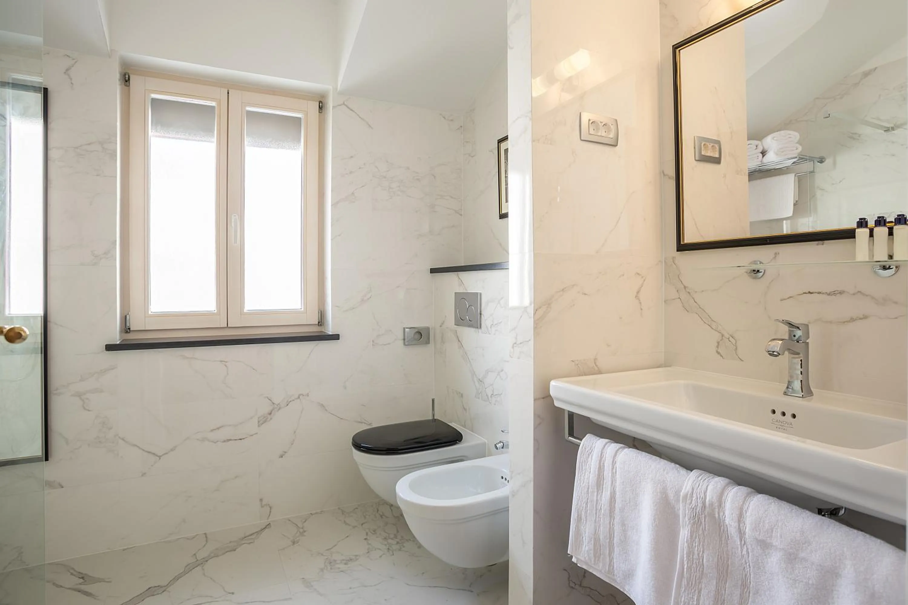 Bathroom in Splendida Palace