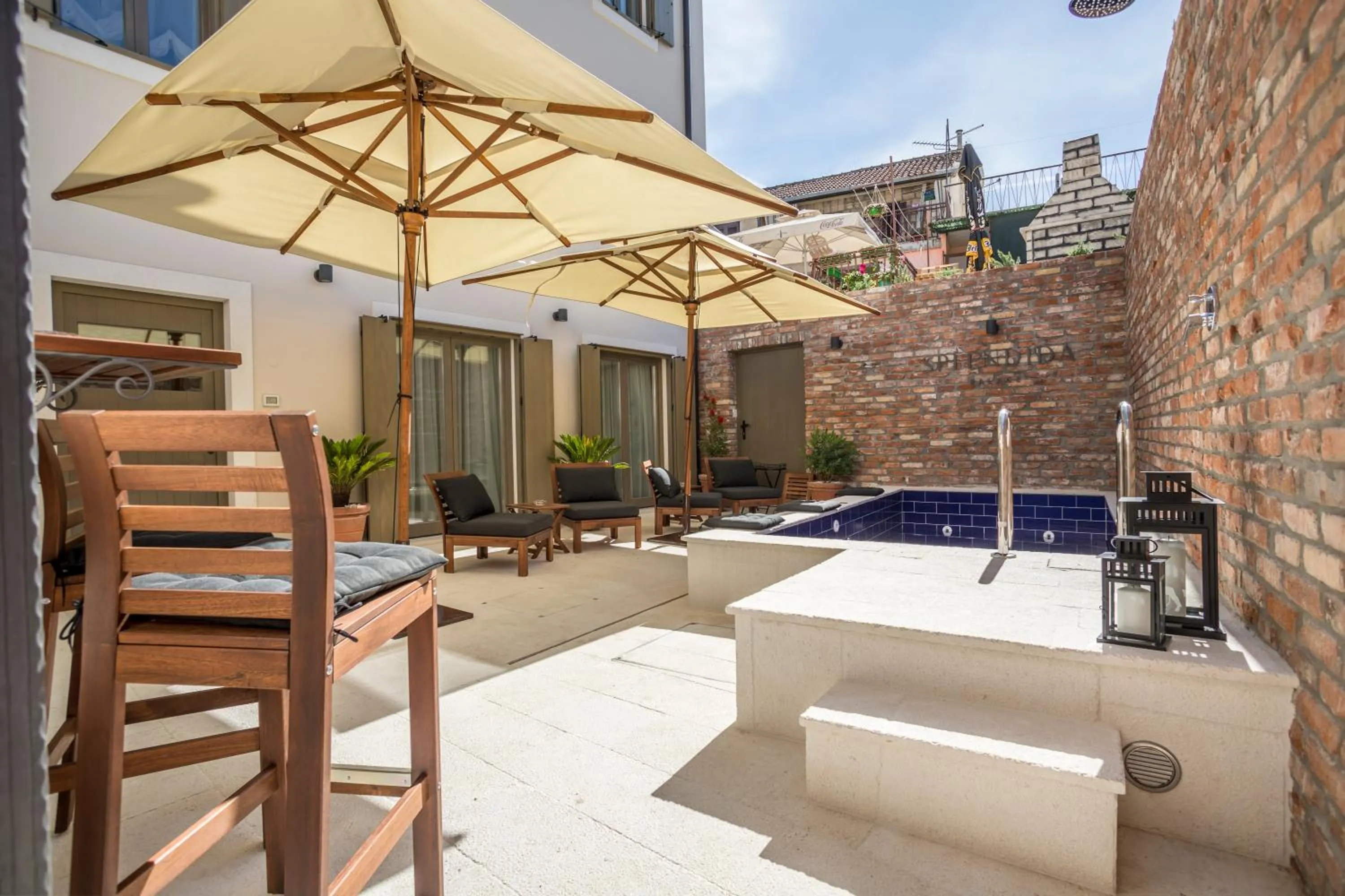 Swimming pool in Splendida Palace