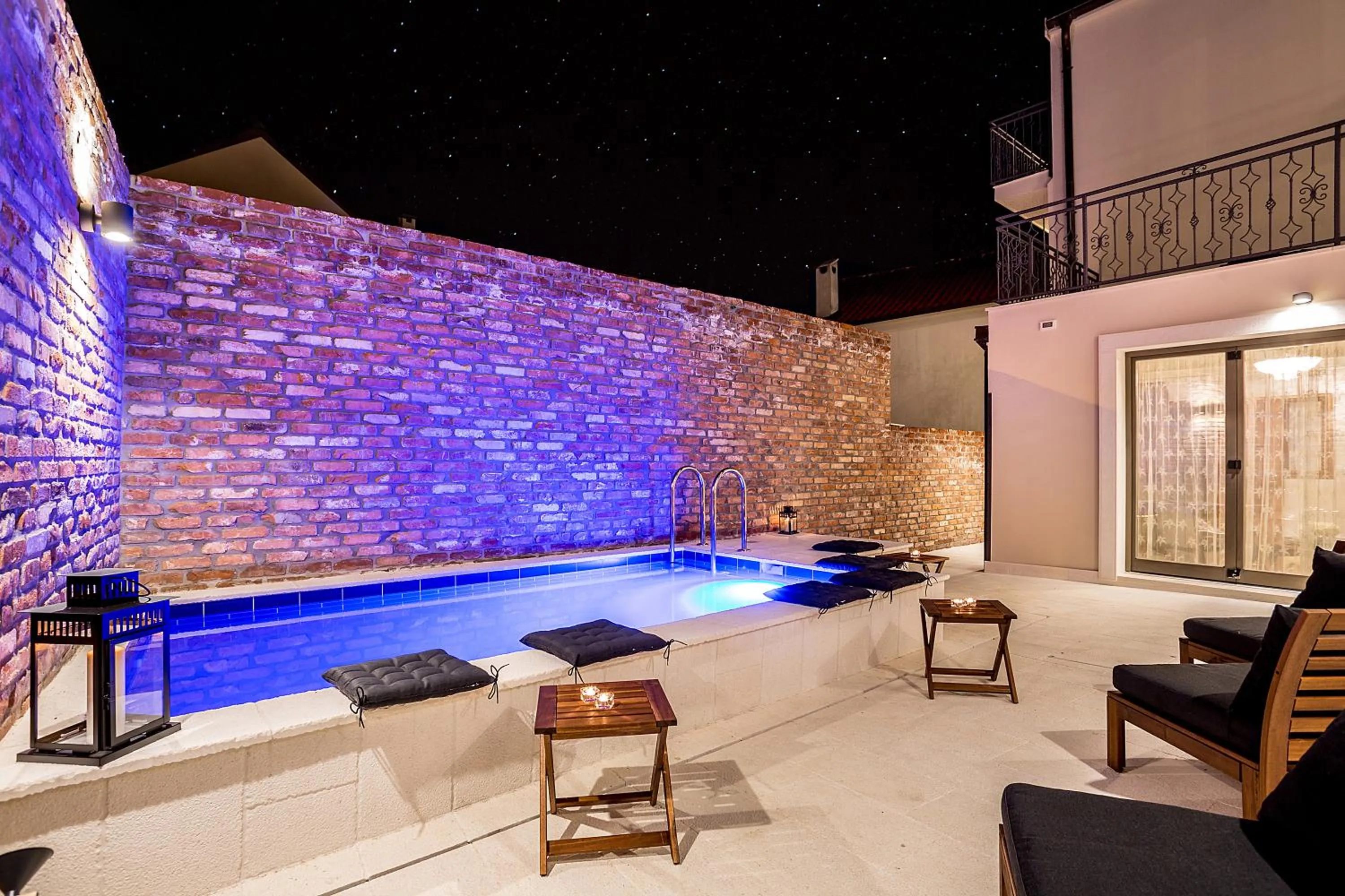 Swimming pool in Splendida Palace