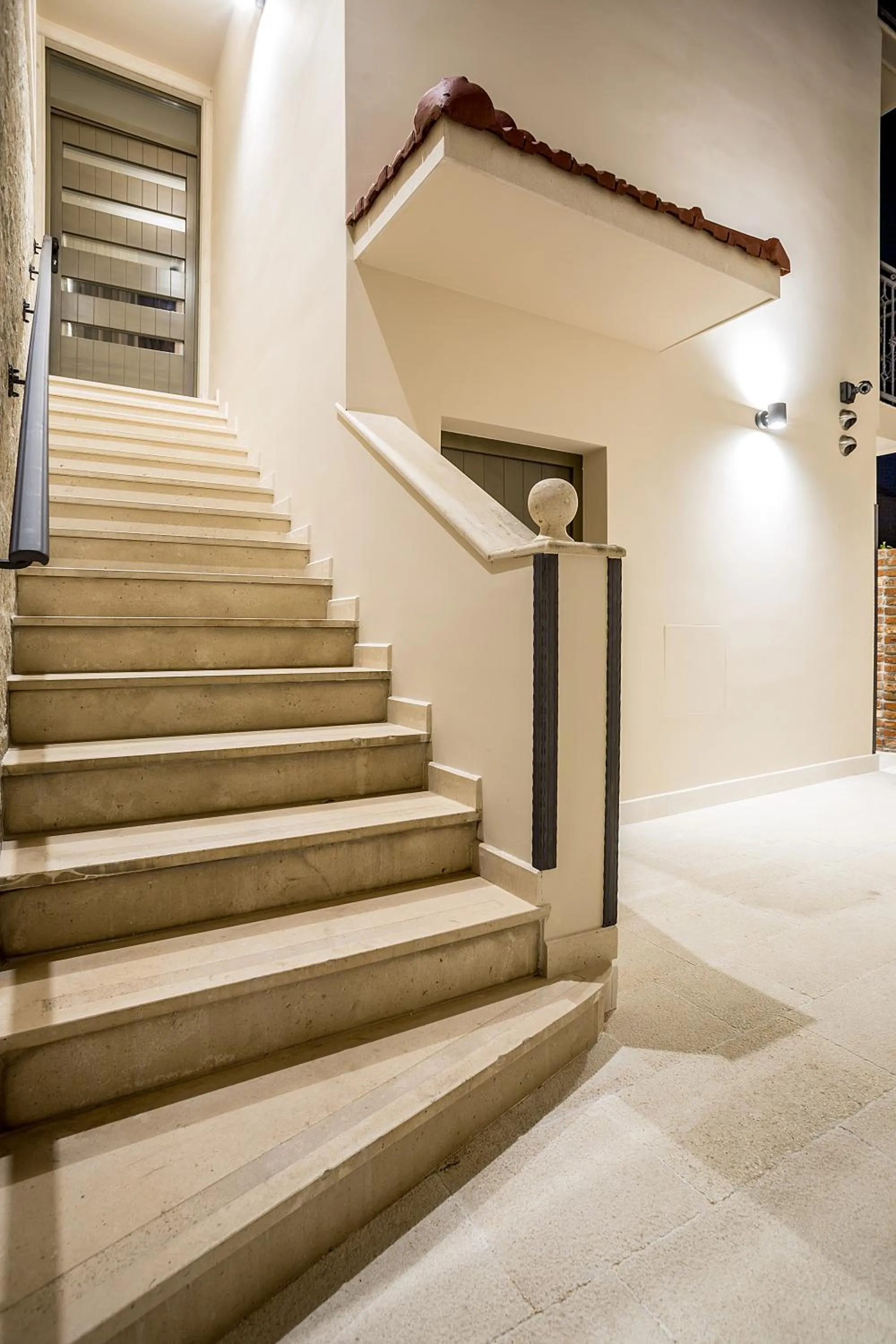 Property building in Splendida Palace