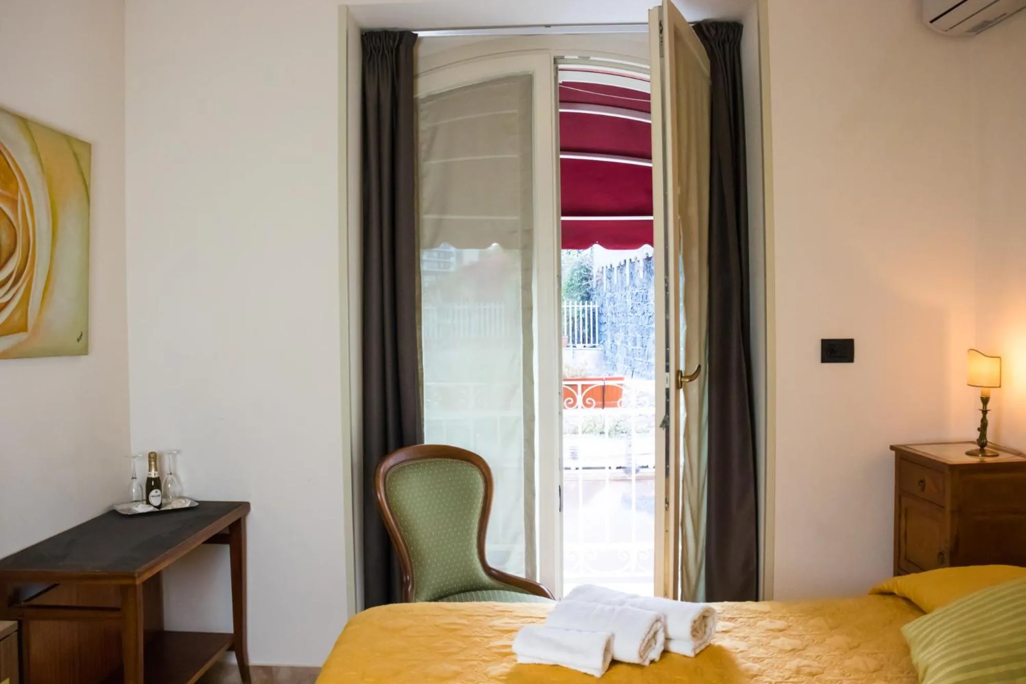 Photo of the whole room, Bed in B&B I Licutiani