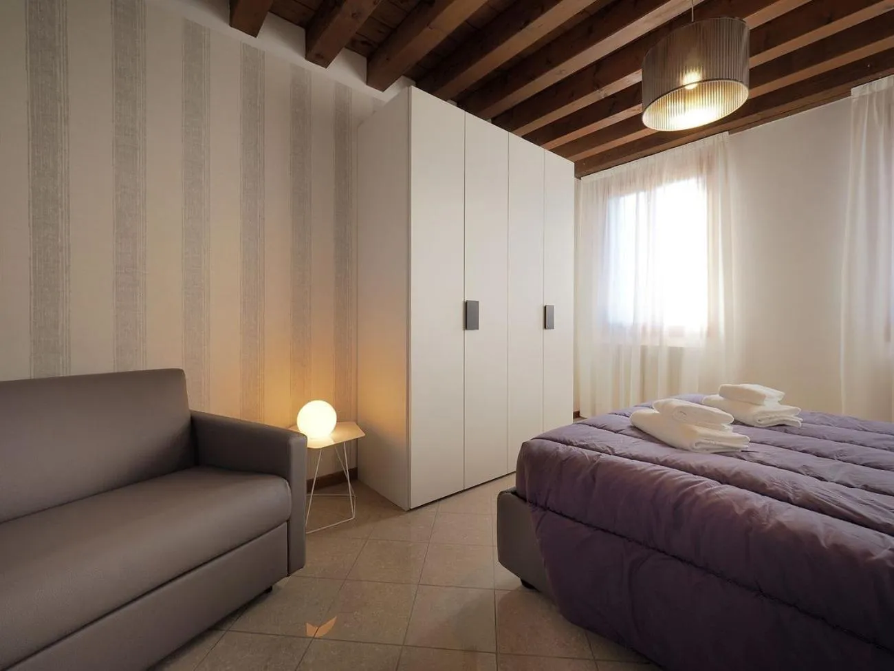 Bedroom, Bed in Cannaregio - Venice Style Apartments