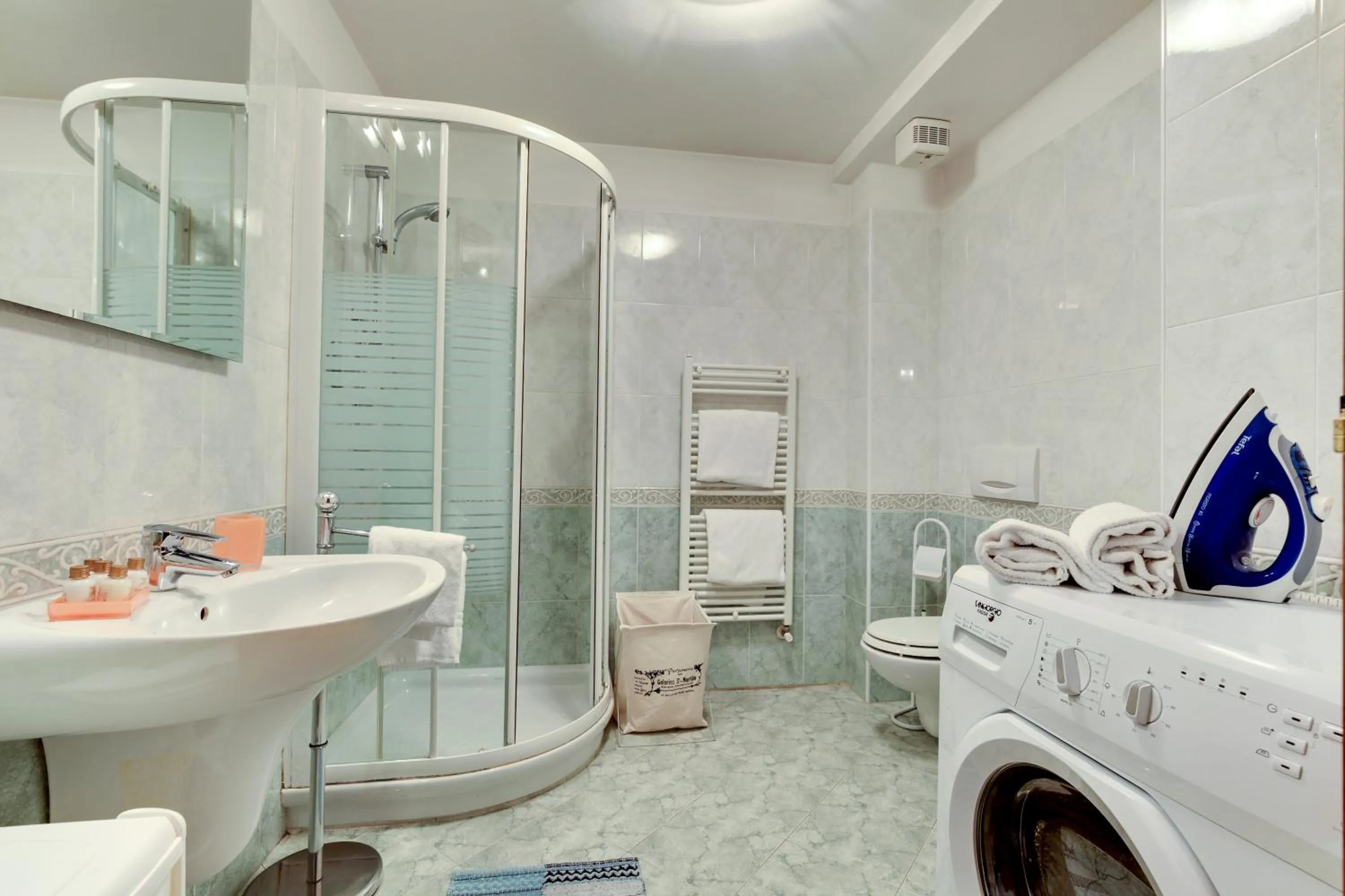 Shower in Cannaregio - Venice Style Apartments