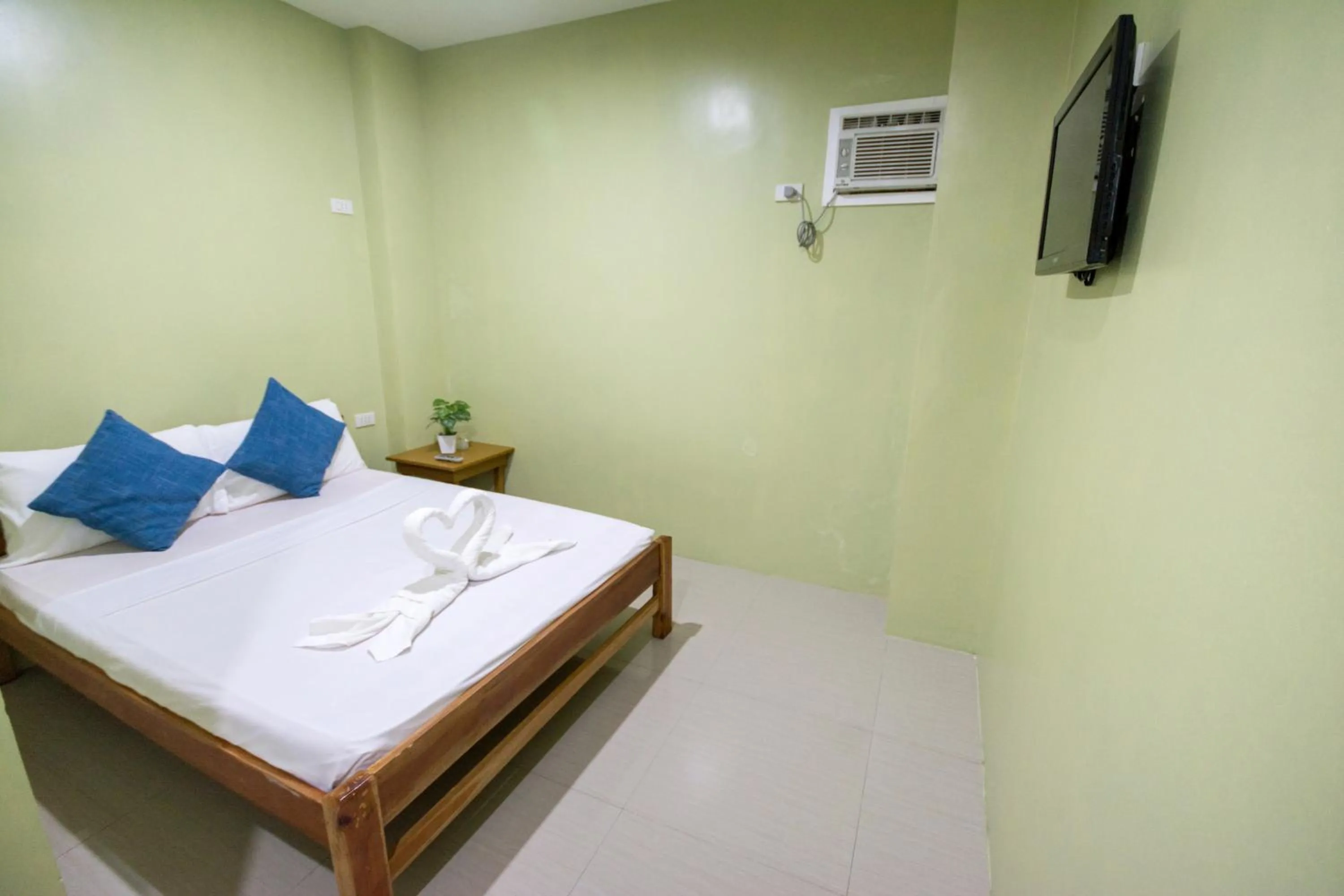 Bed in Boracay Backpackers