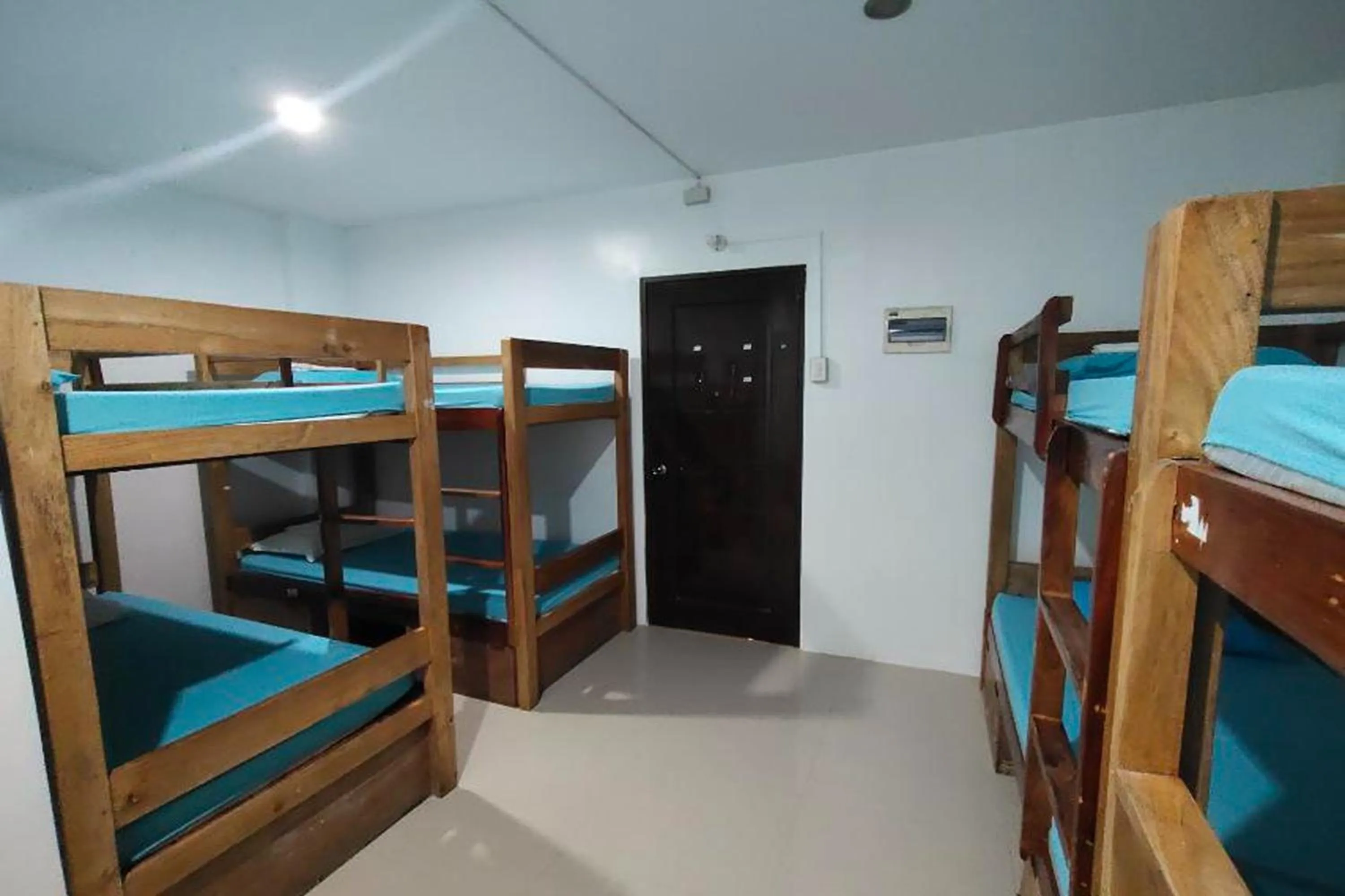 Bedroom, Bed in Boracay Backpackers