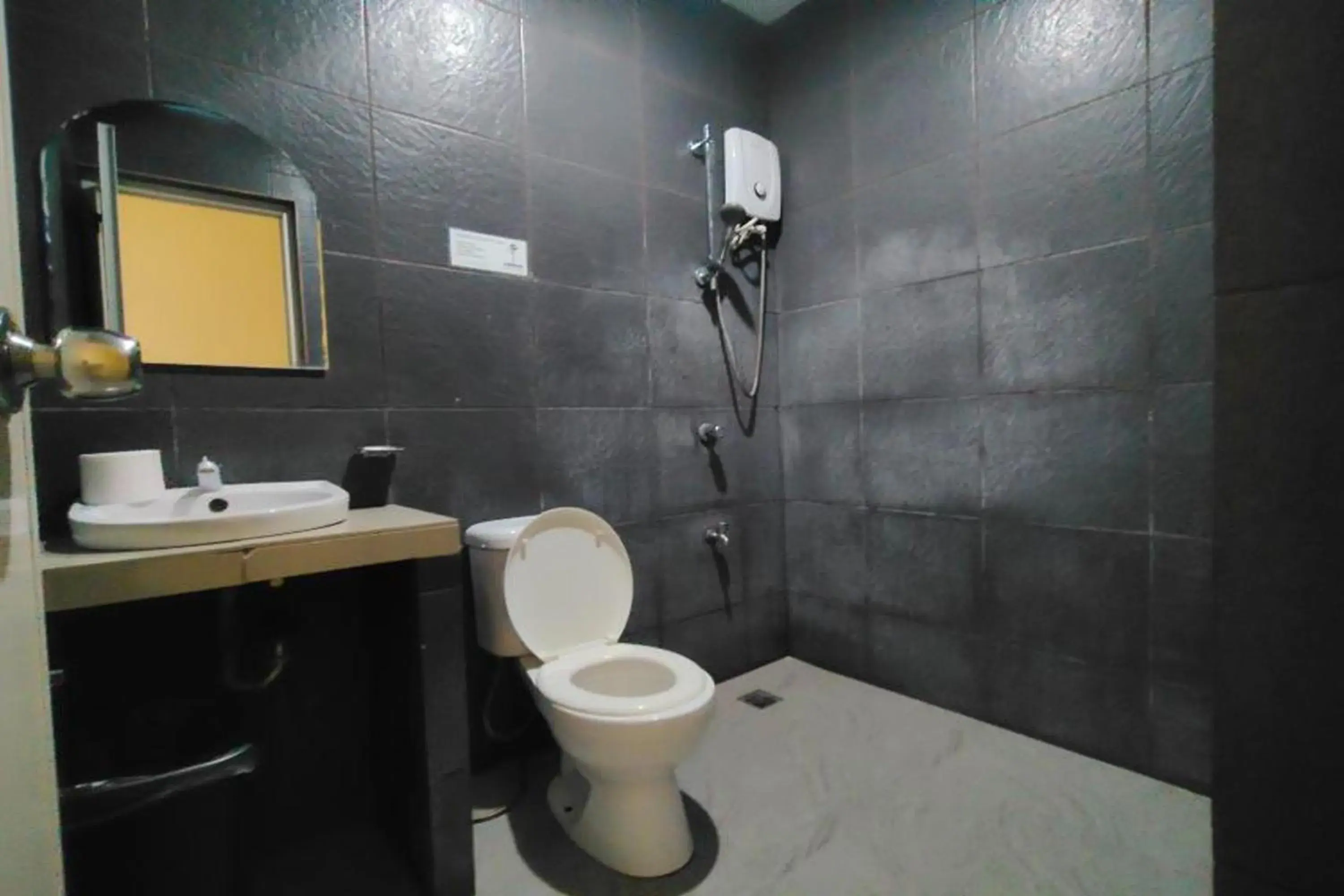 Bathroom in Boracay Backpackers Bathroom in Boracay Backpackers