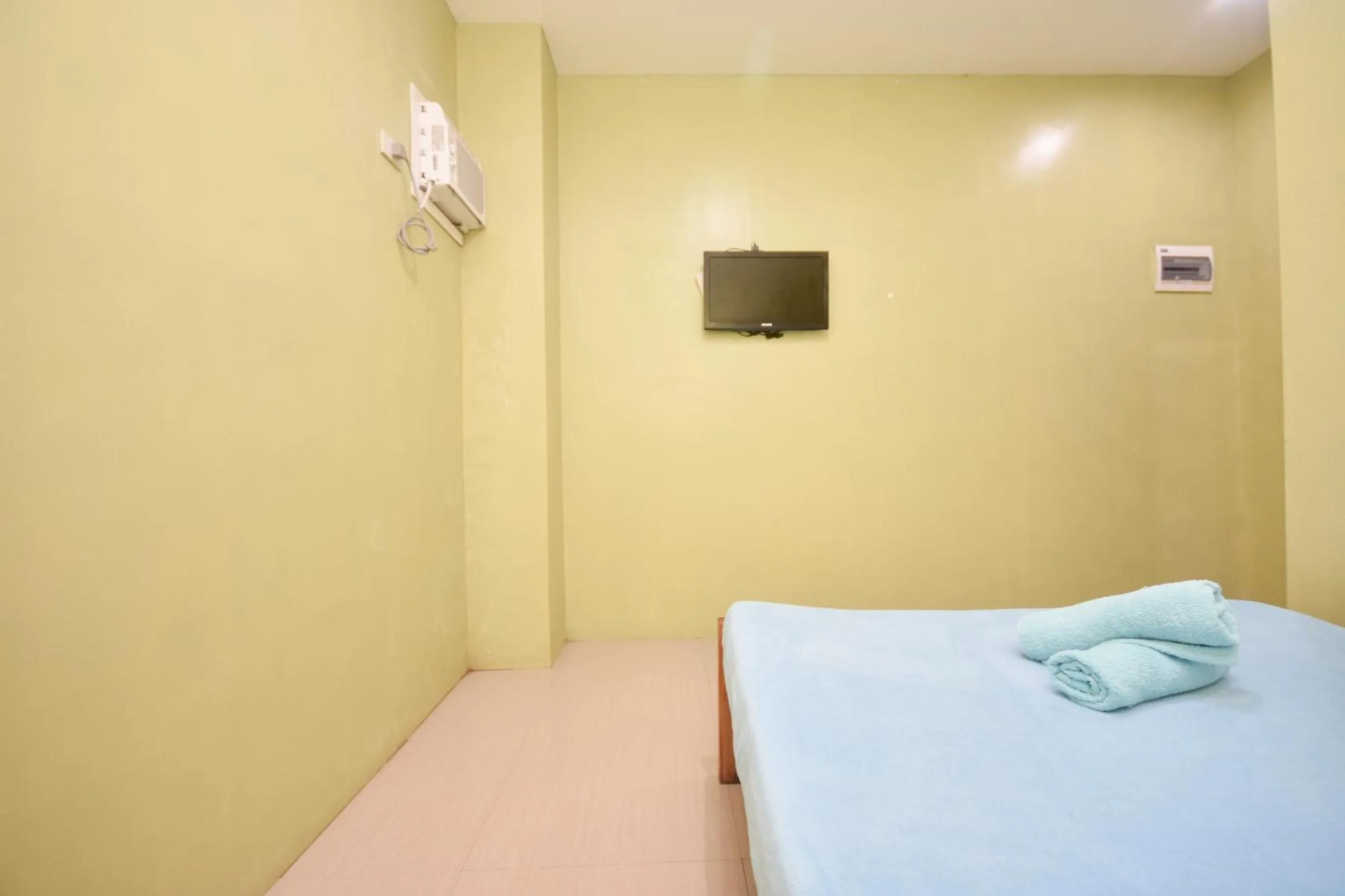 Bed in Boracay Backpackers