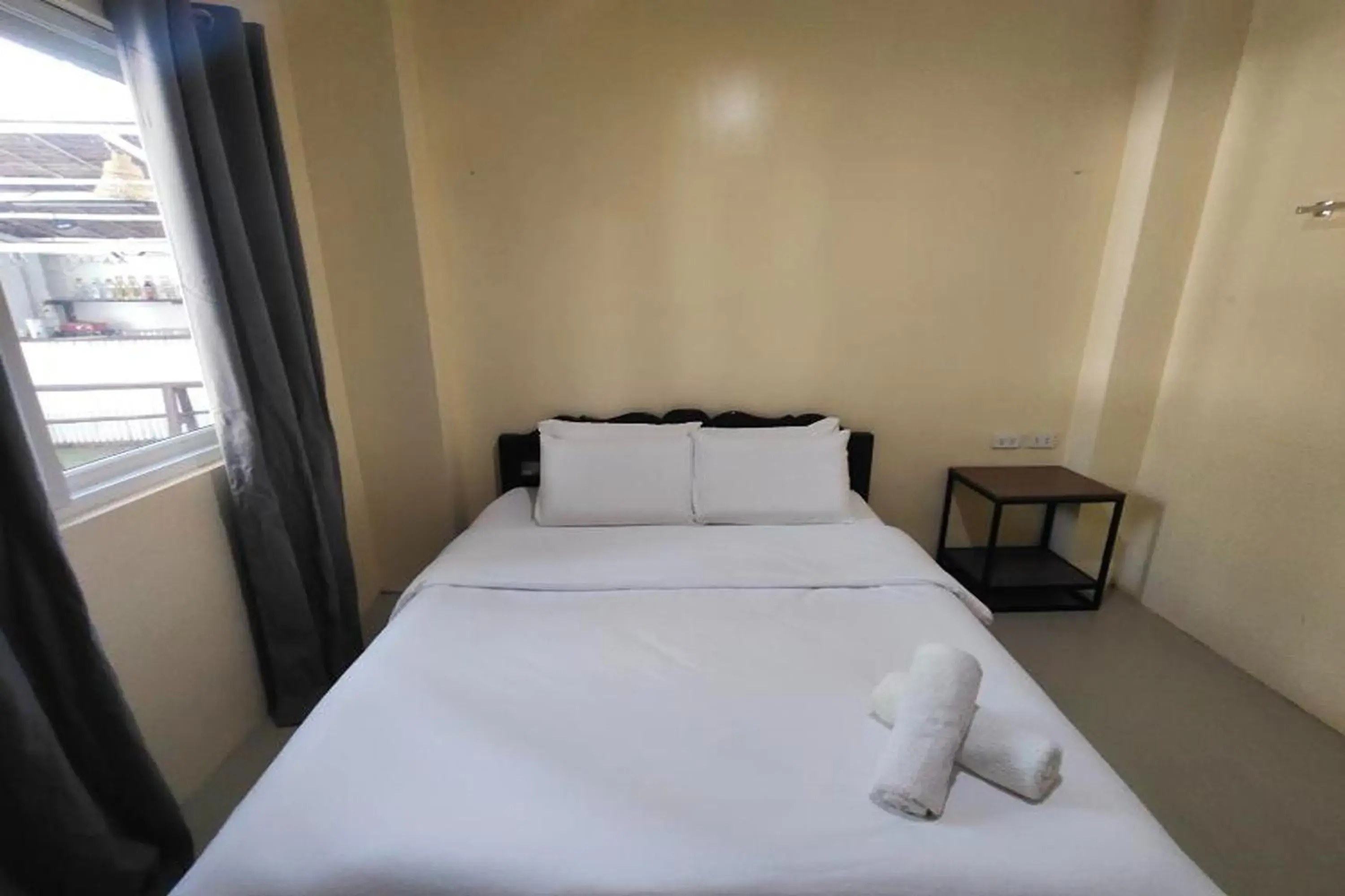 Bedroom, Bed in Boracay Backpackers Bedroom, Bed in Boracay Backpackers