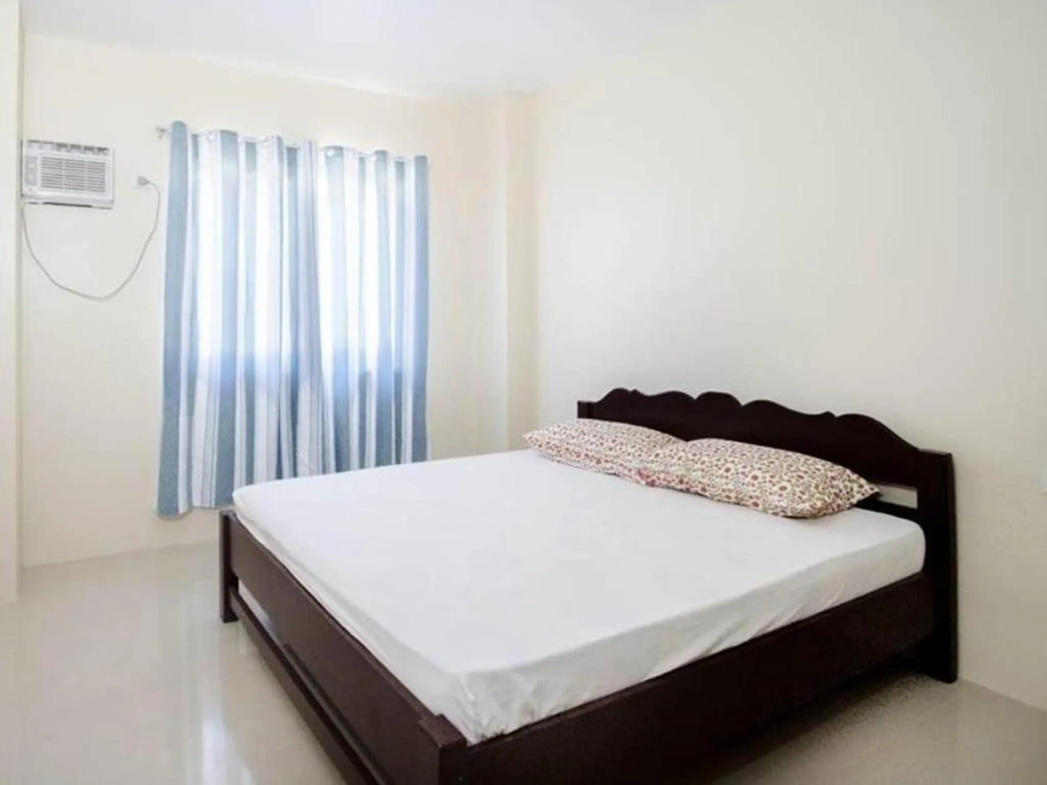 Bed in Boracay Backpackers