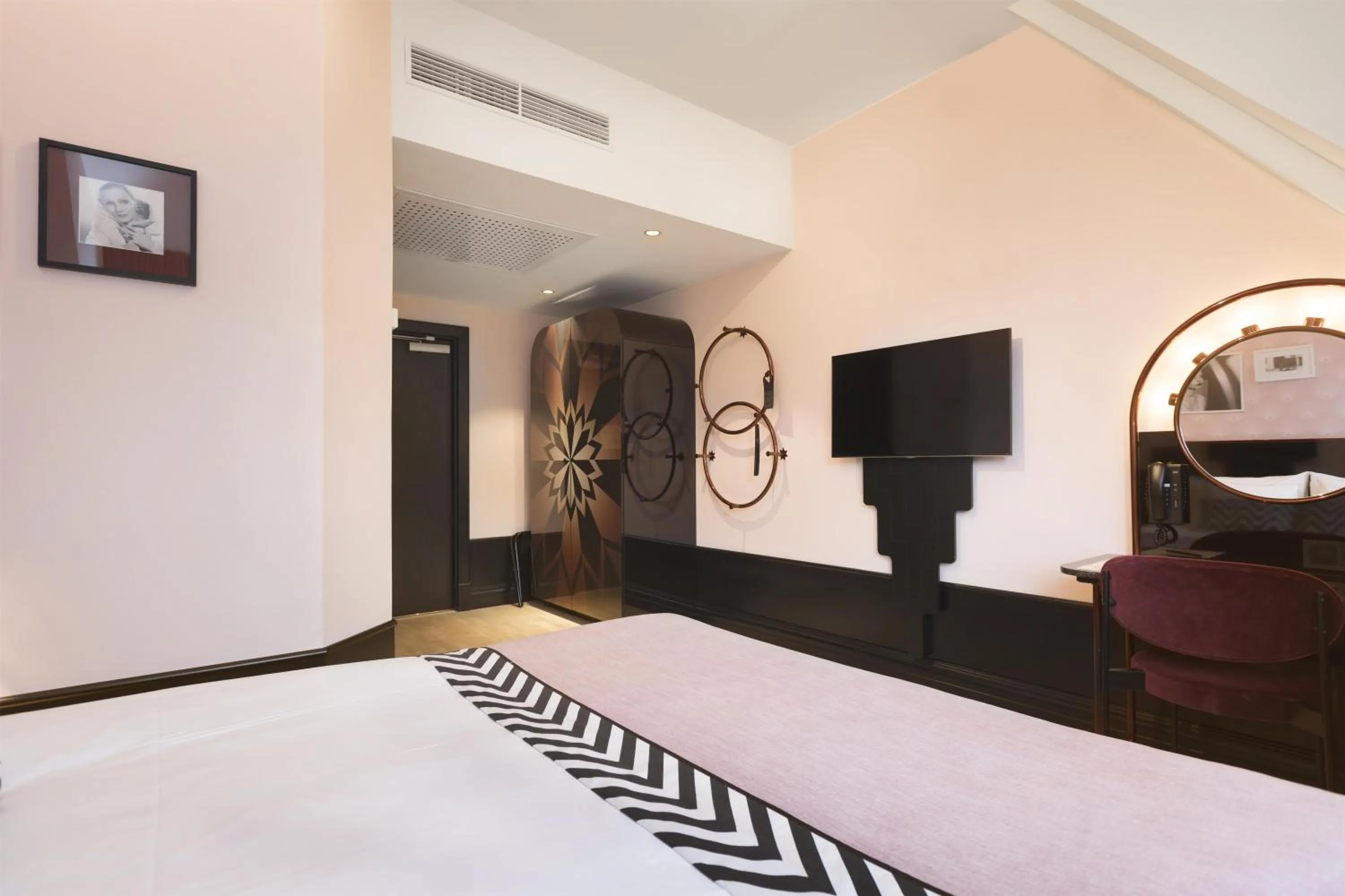 Bedroom, Bed in Haymarket by Scandic