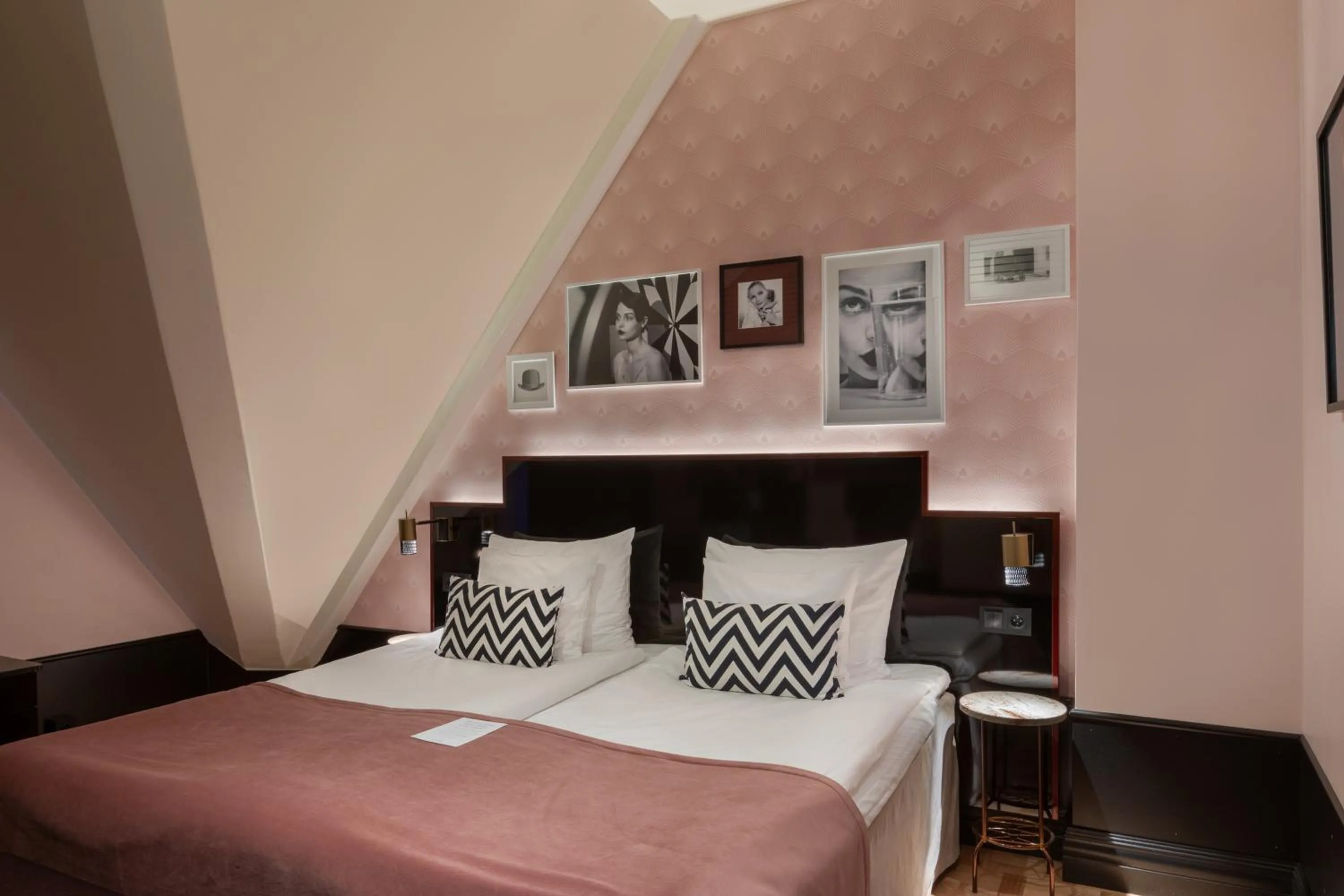 Bed in Haymarket by Scandic