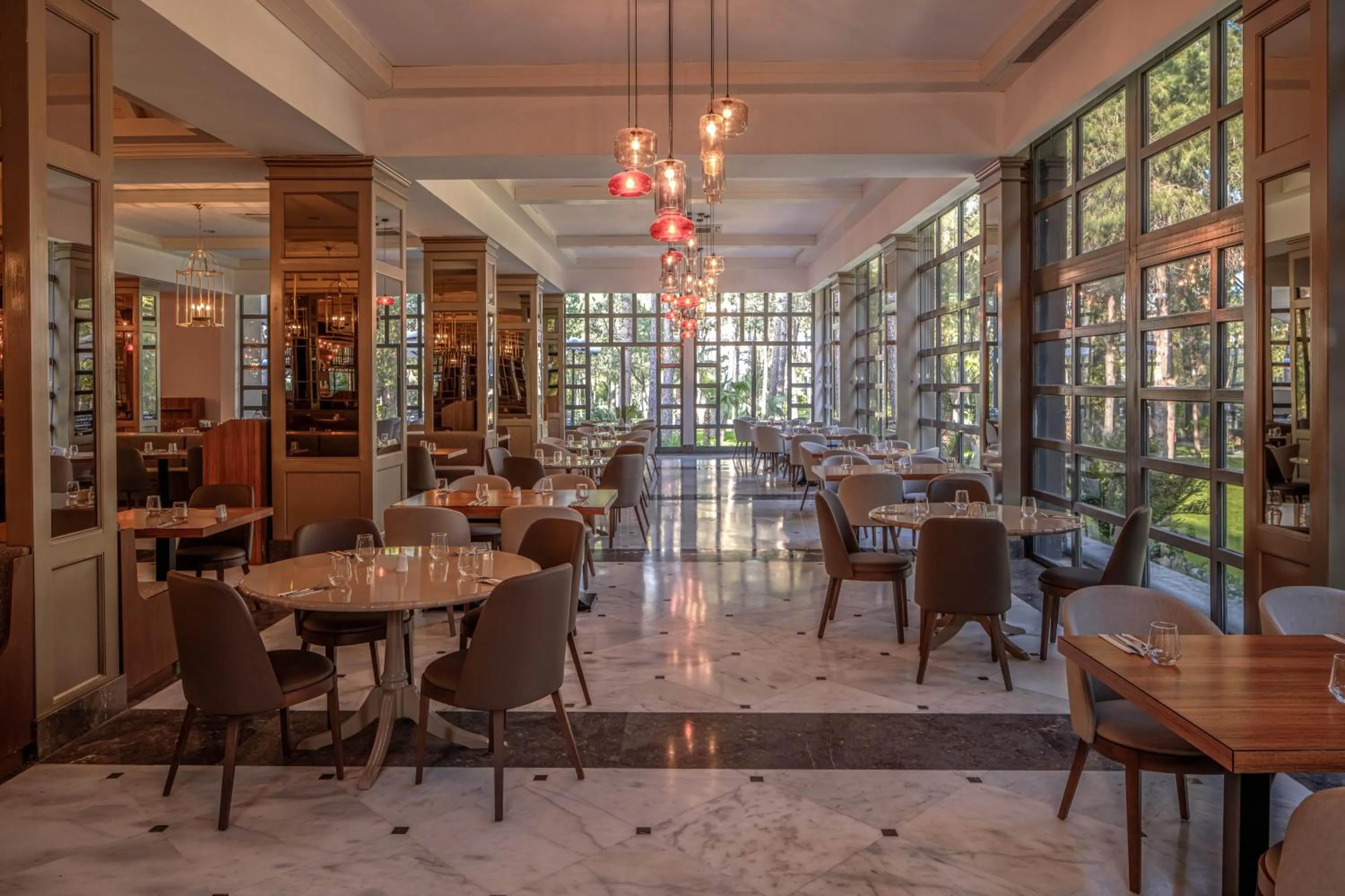 Restaurant/places to eat in Balmy Foresta