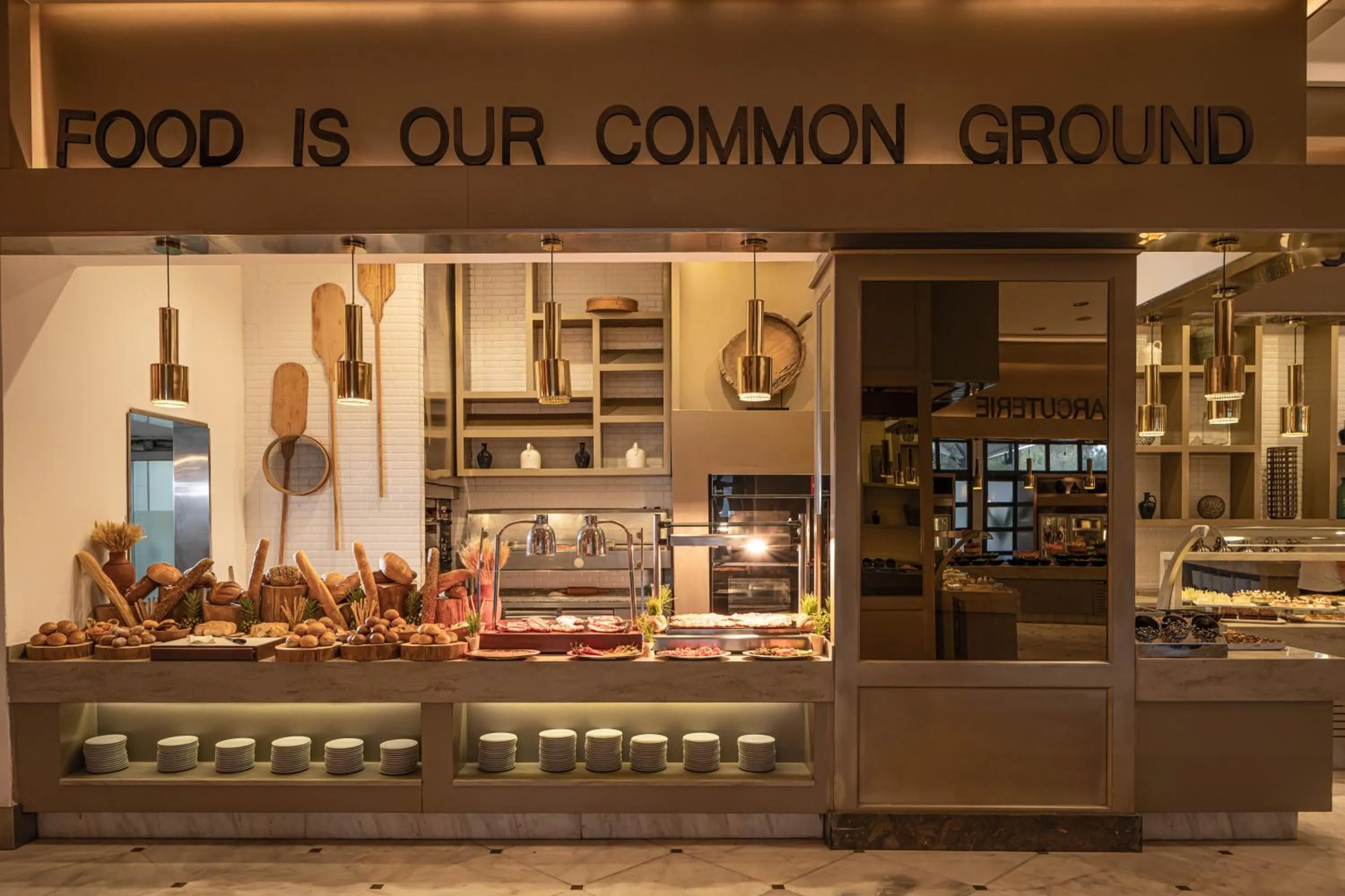 Restaurant/places to eat in Balmy Foresta