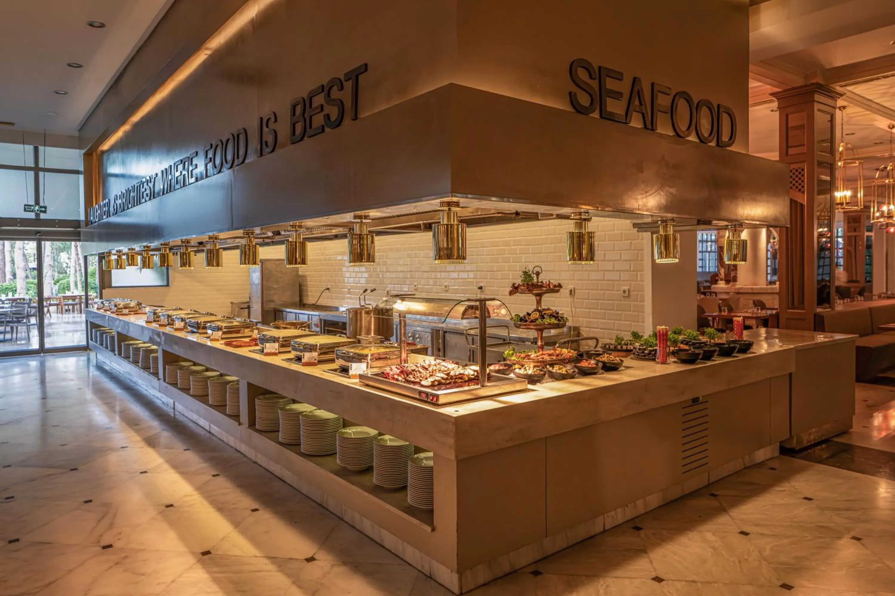 Restaurant/places to eat in Balmy Foresta