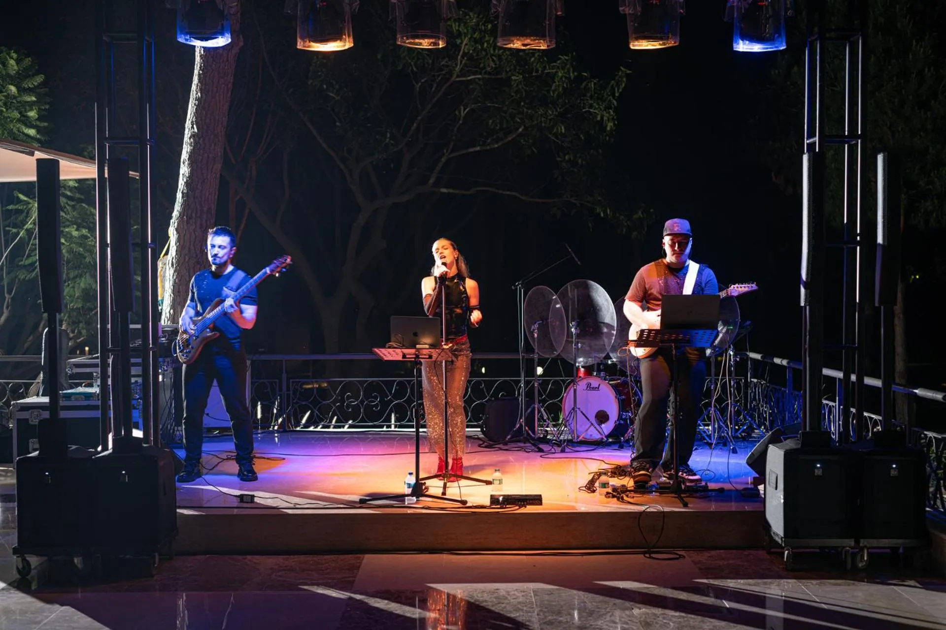 Lounge or bar in Balmy Foresta