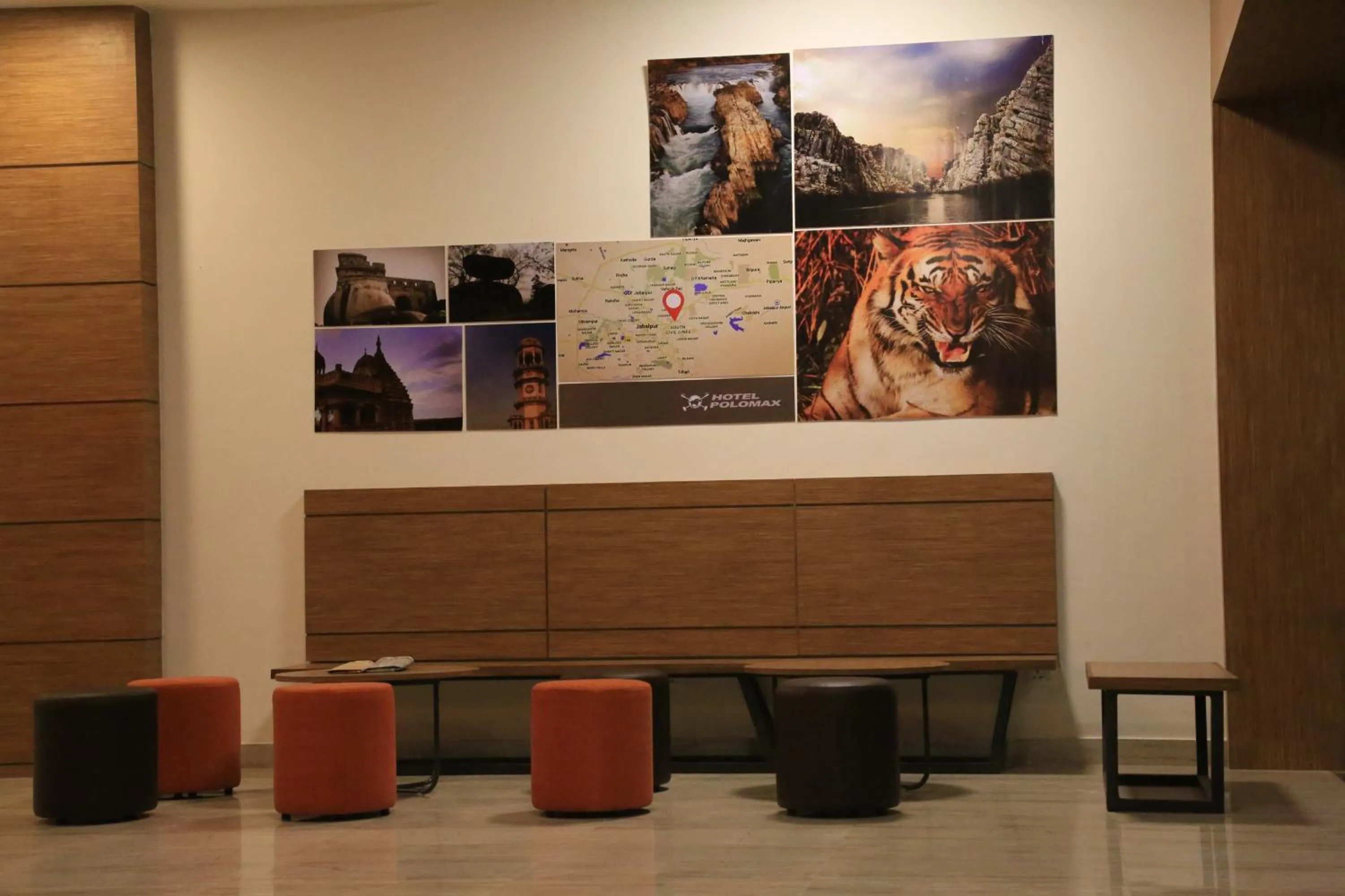 Lobby or reception in Max Hotels Jabalpur