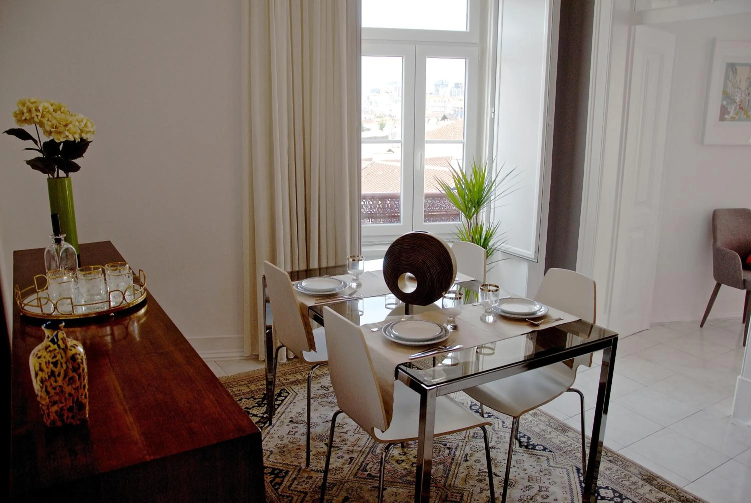 Dining area in Chiado Lisbon Apartment