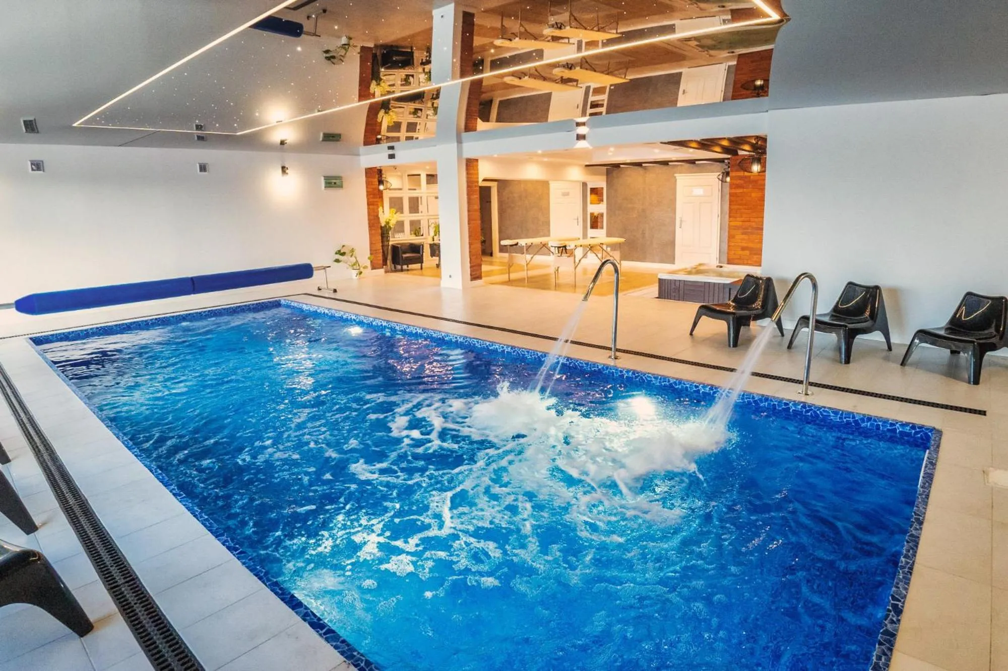 Swimming pool in Hotel Tajty