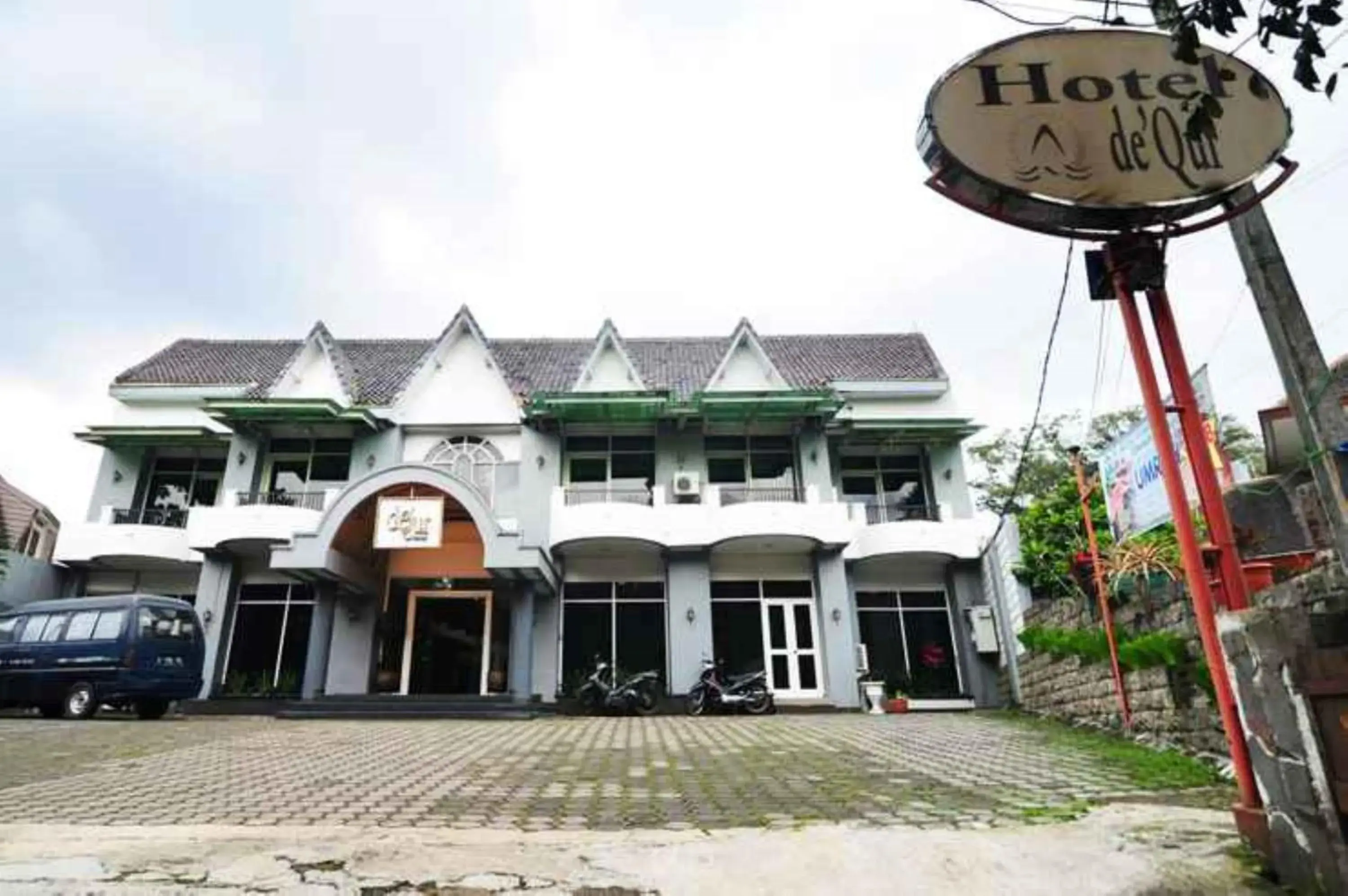 Property building in De'Qur Hotel Bandung